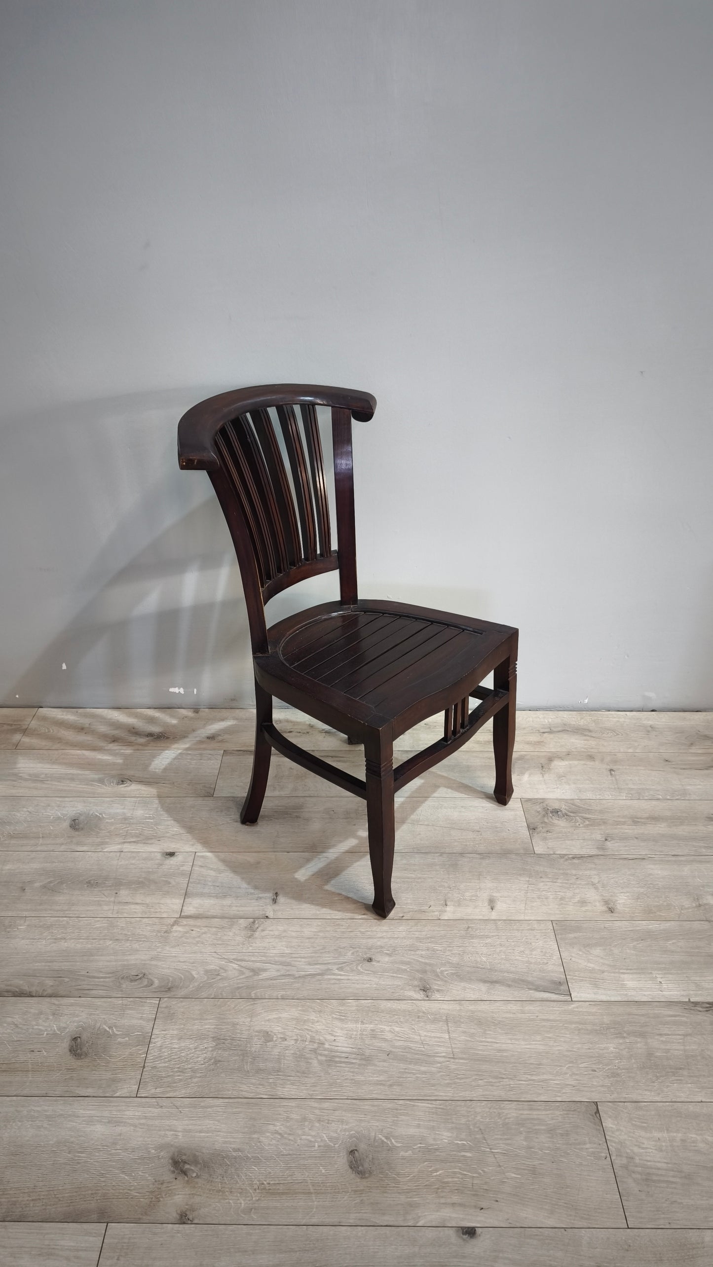 88062 Sedia etnica in legno