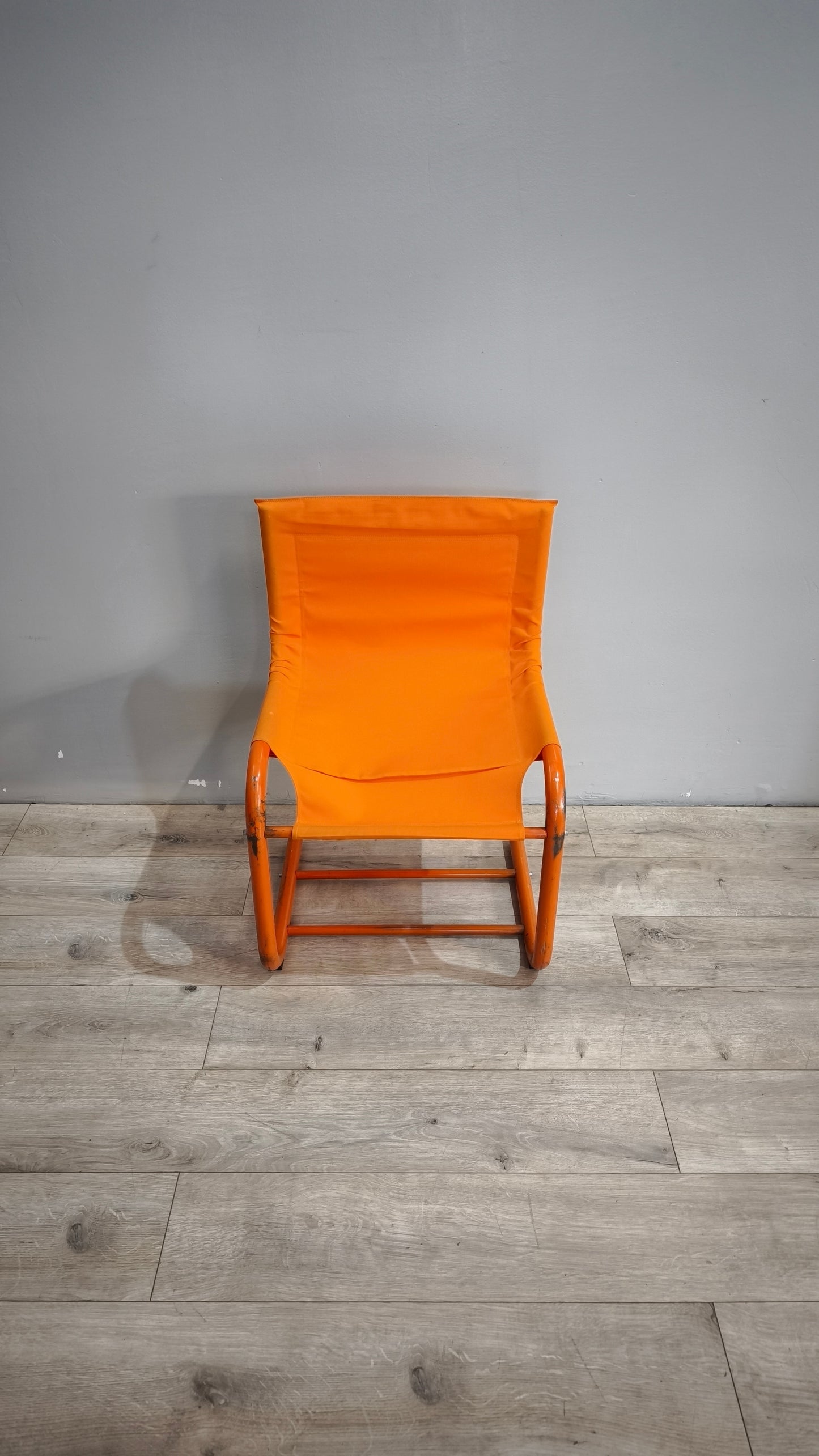 88127 Sedia in metallo e tessuto arancione