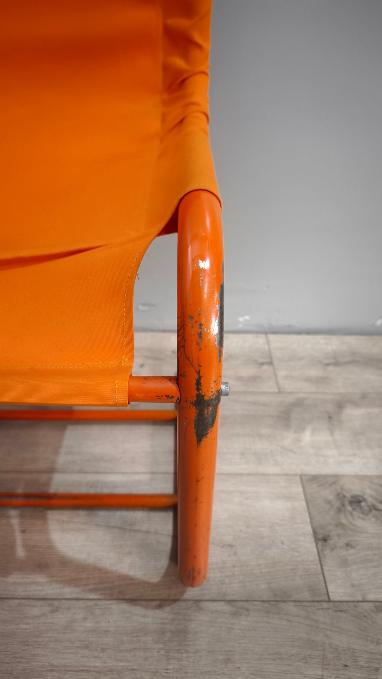 88127 Sedia in metallo e tessuto arancione
