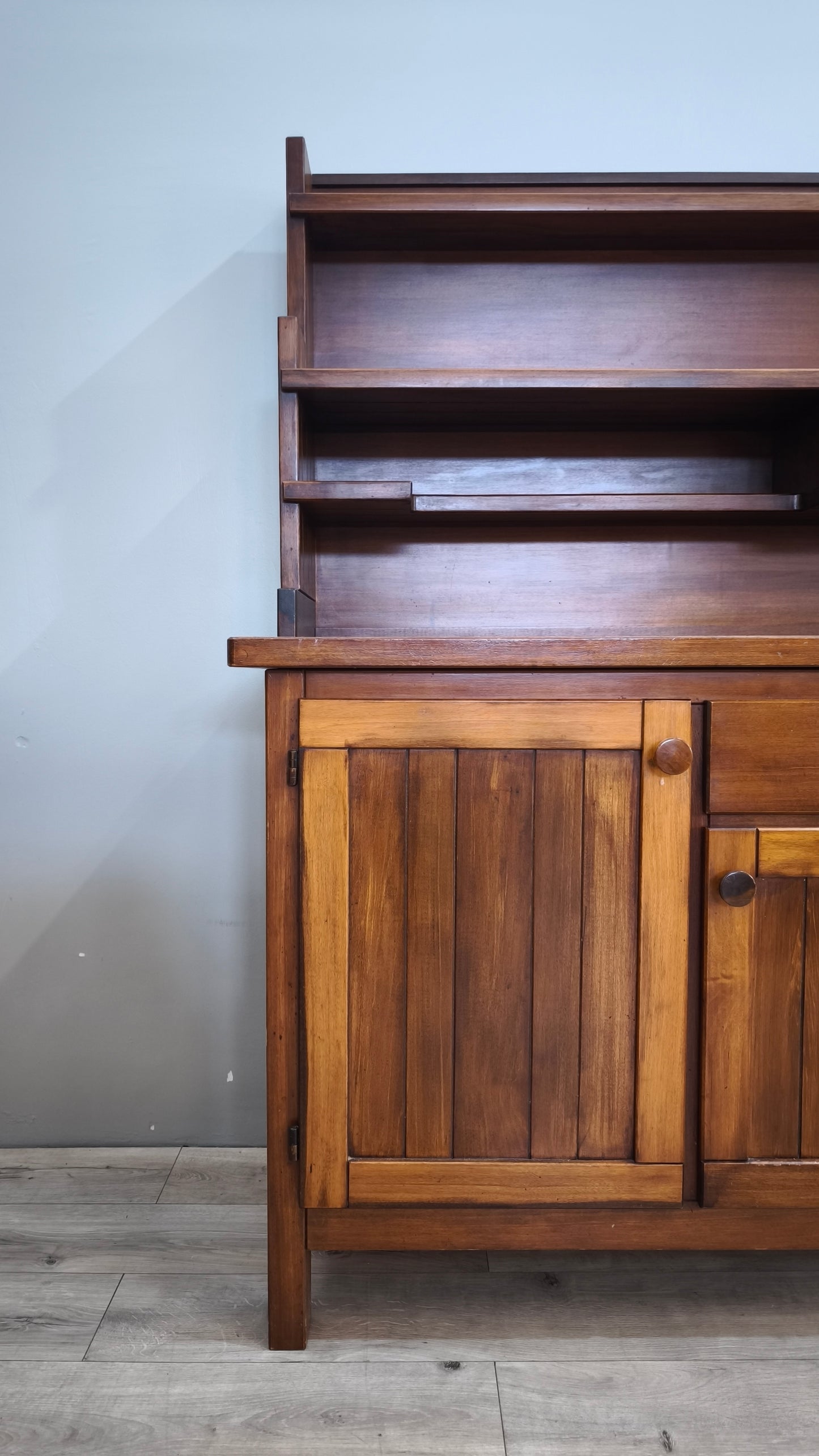 88219 Servante in legno con tre sportelli e alzata