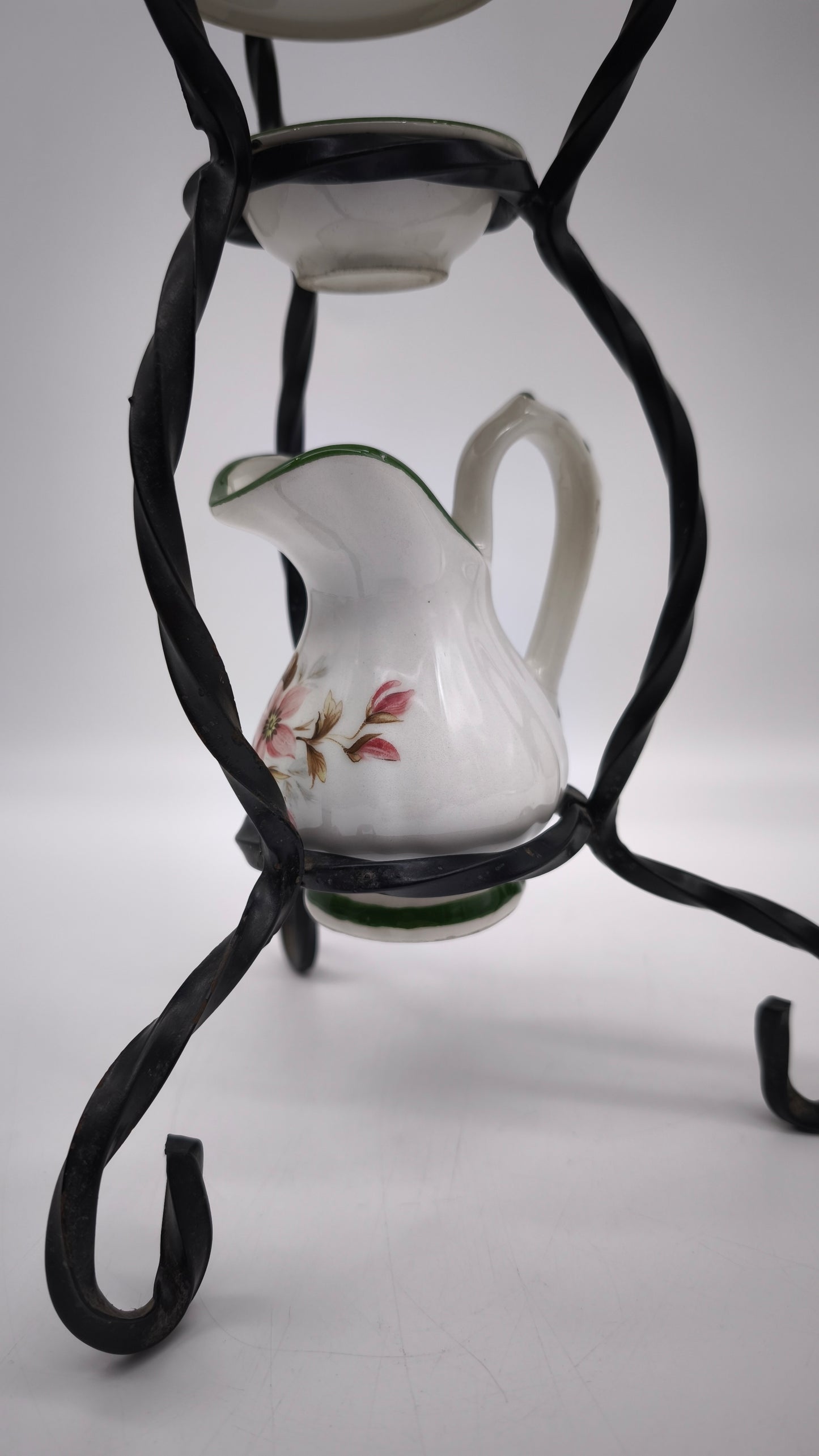 87842 Piccolo porta catino in ferro