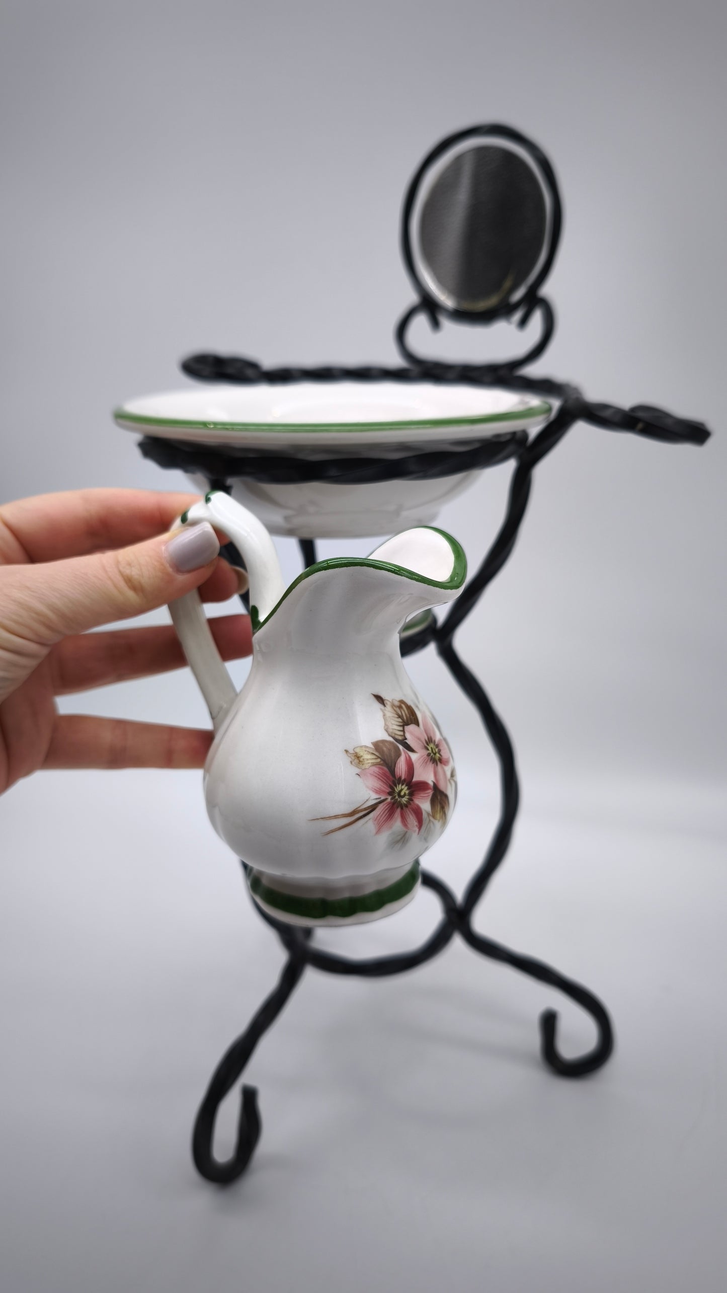 87842 Piccolo porta catino in ferro