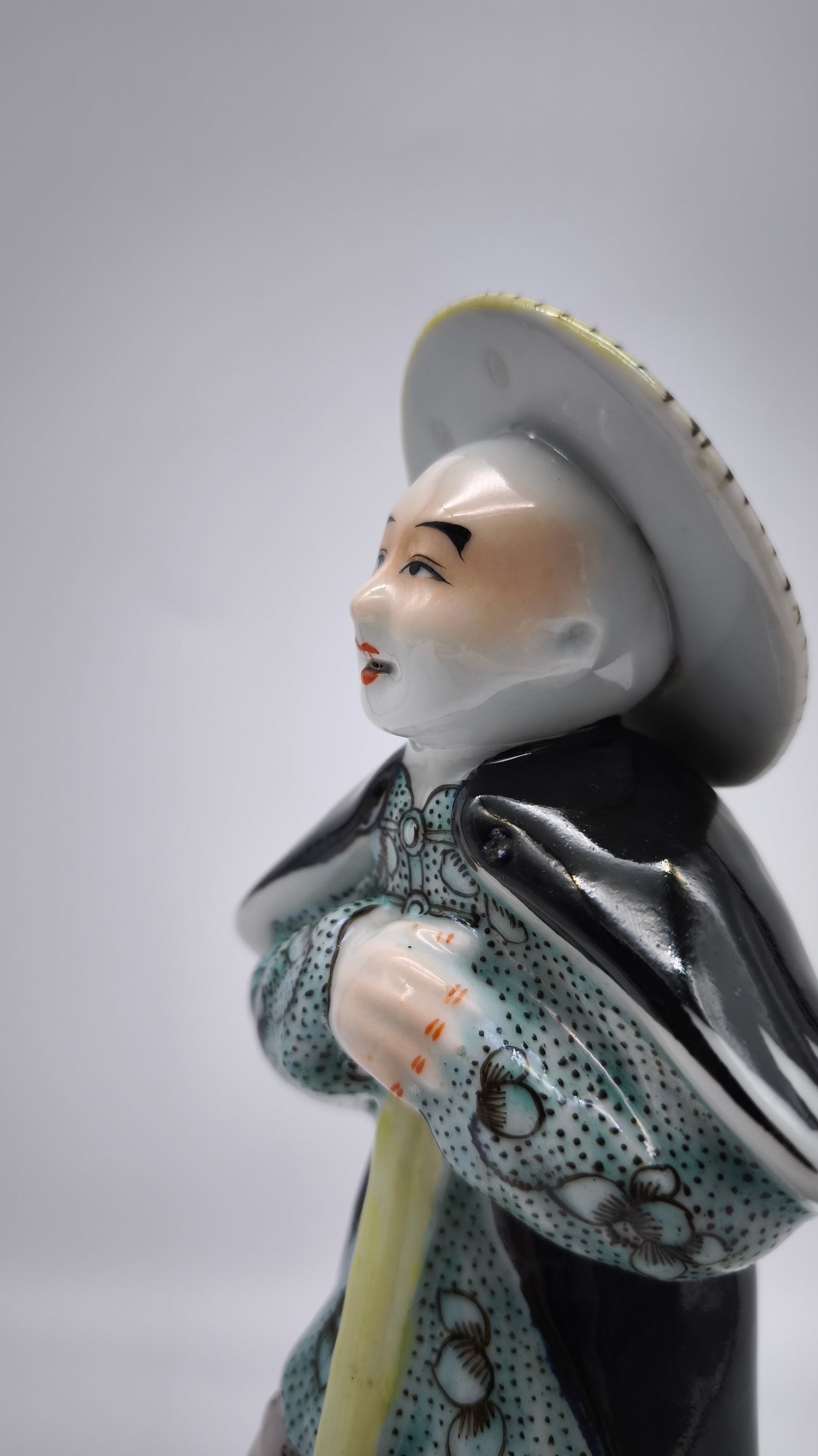 88099 Statuina viandante cinese in ceramica