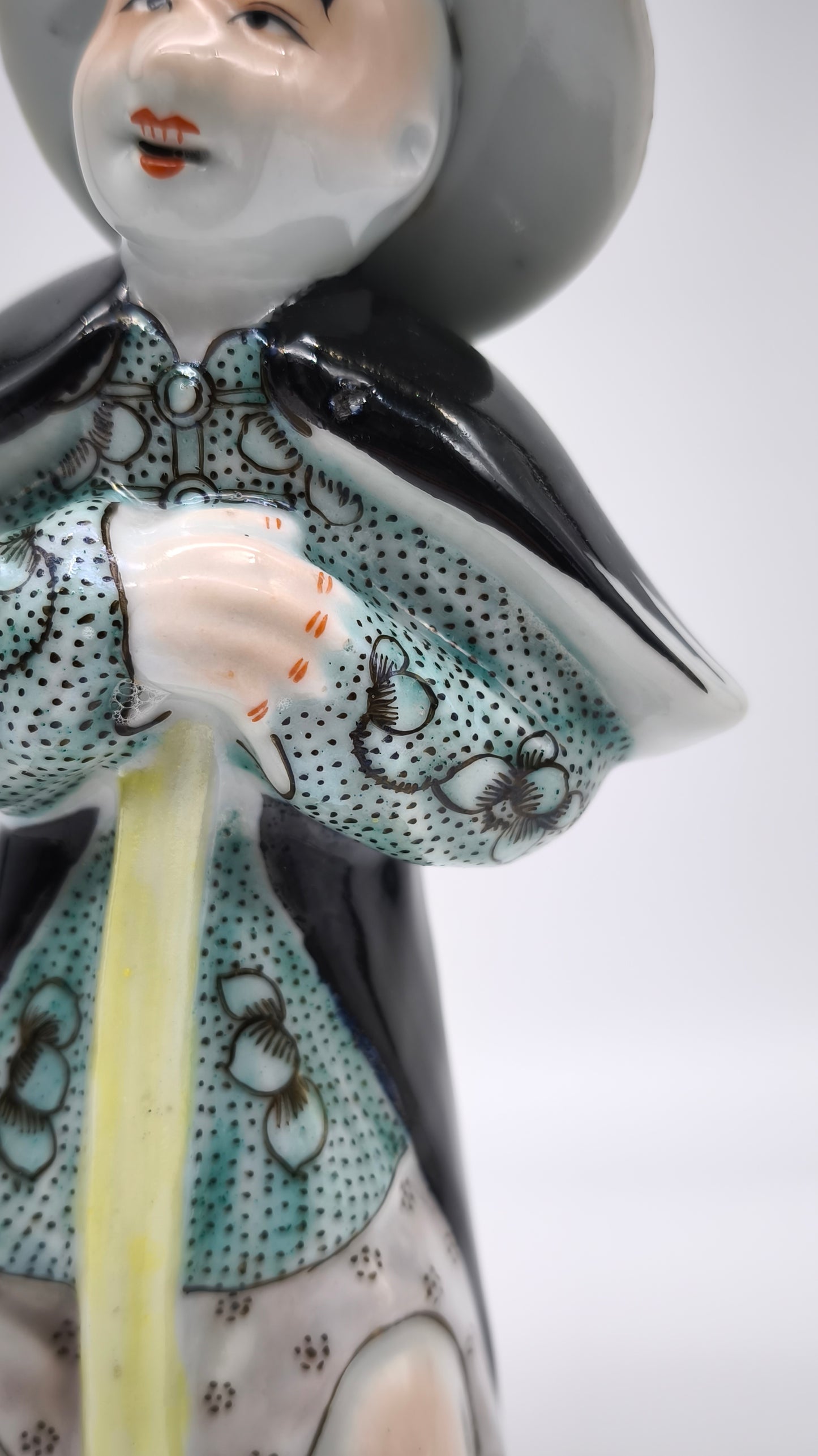 88099 Statuina viandante cinese in ceramica