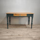88357 Tavolo in legno massello con cassetto frontale e base dipinta verde