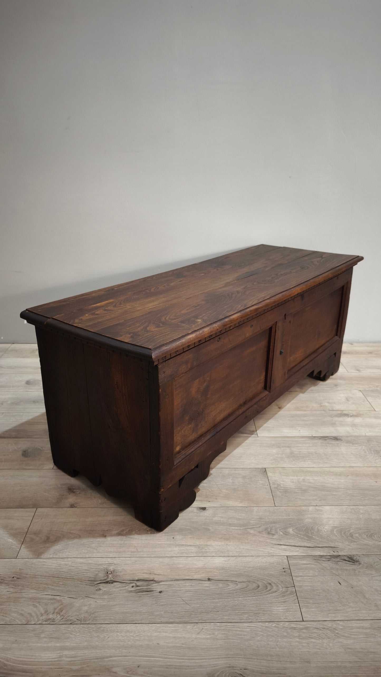 88399 Cassapanca in legno massello di olmo