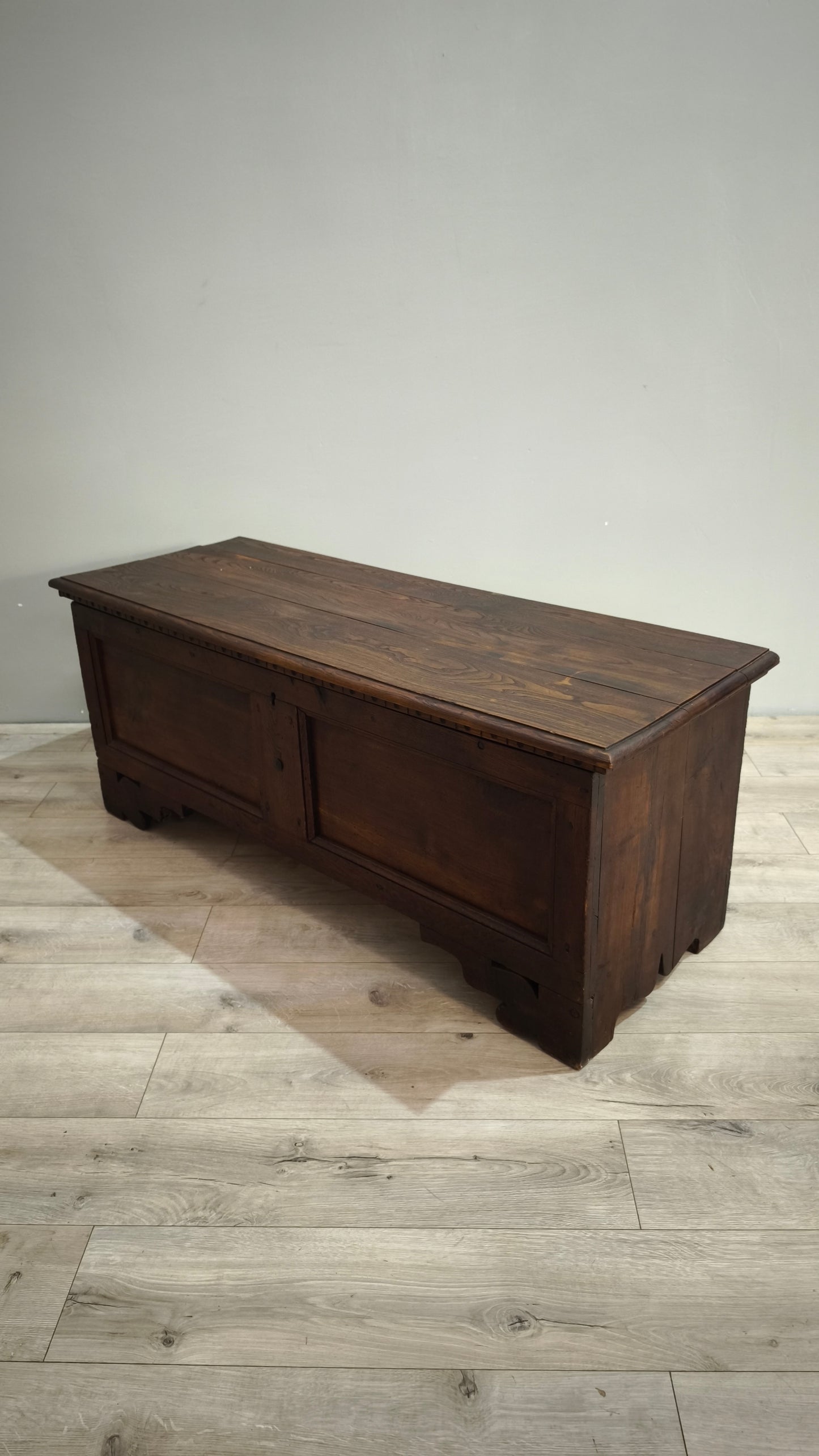 88399 Cassapanca in legno massello di olmo