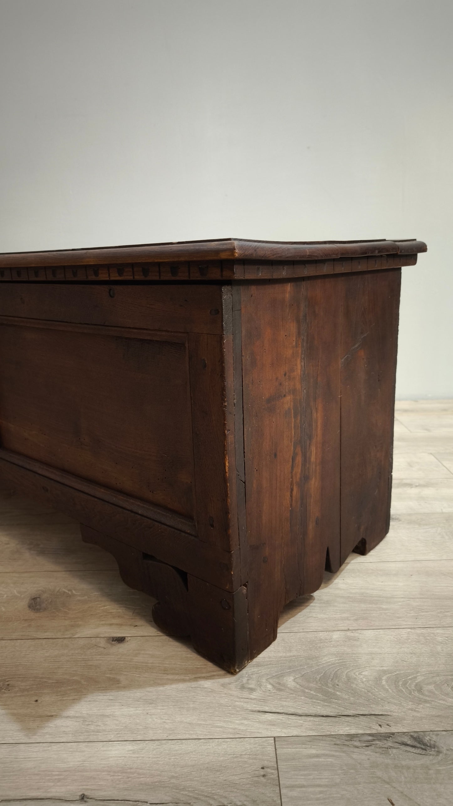 88399 Cassapanca in legno massello di olmo