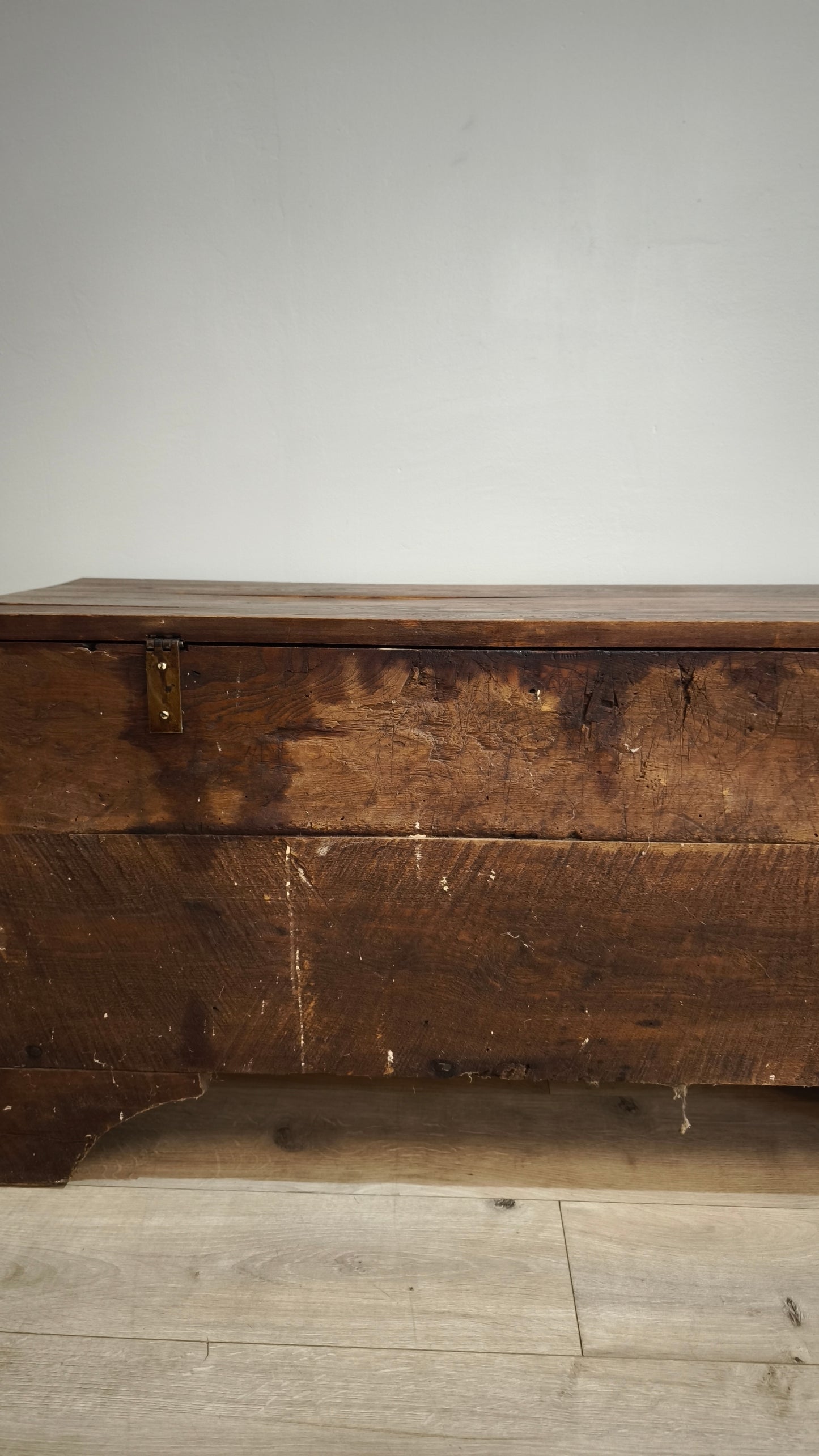 88399 Cassapanca in legno massello di olmo