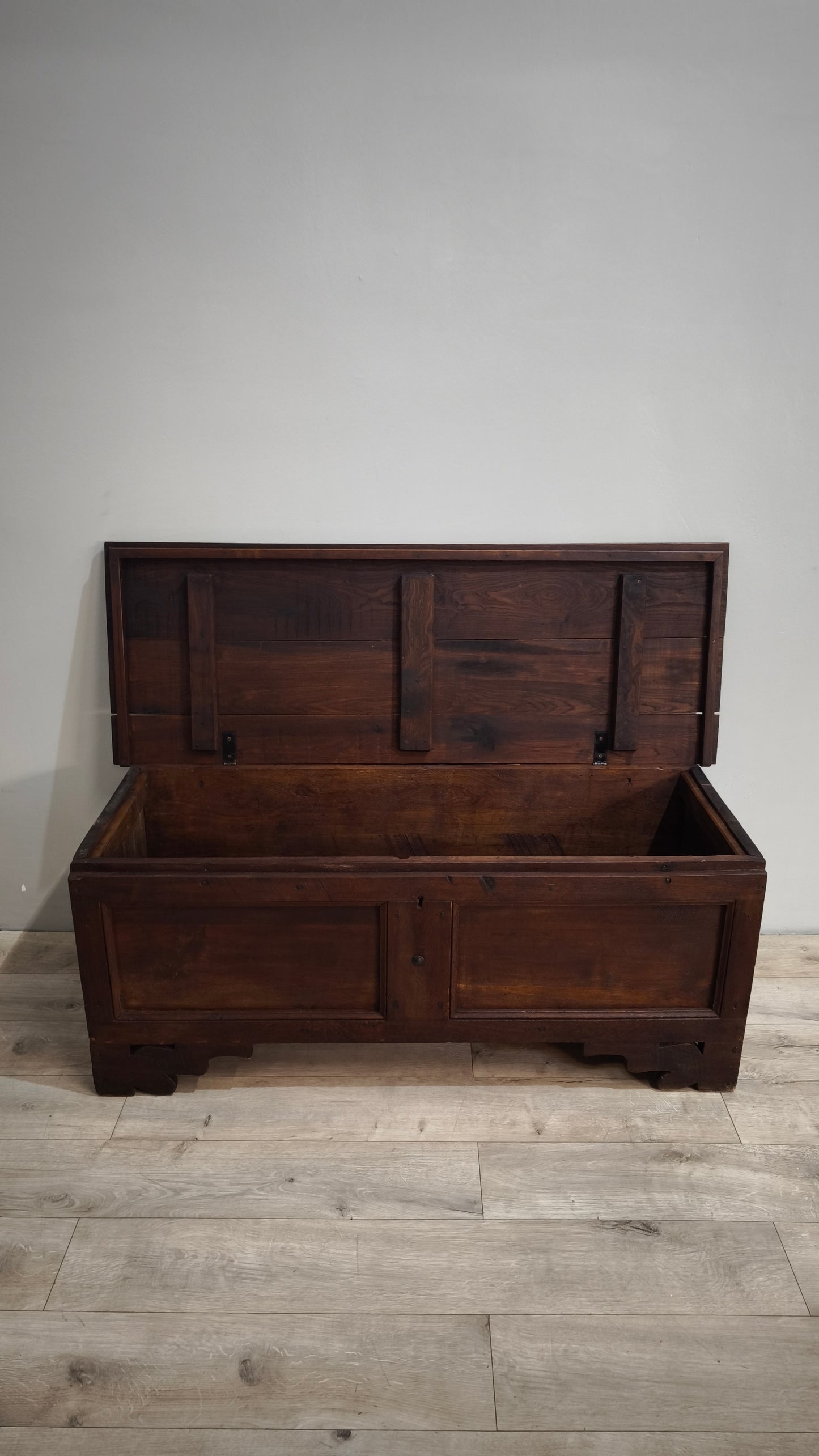 88399 Cassapanca in legno massello di olmo