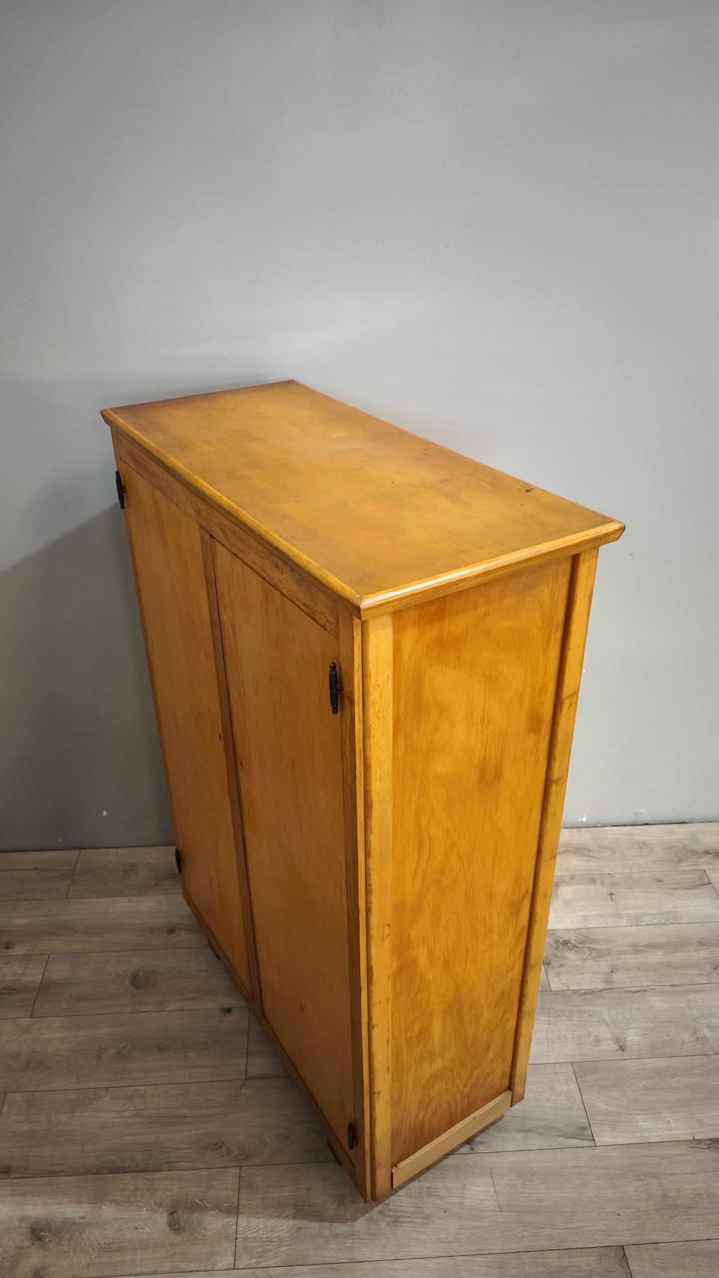 88400 Armadio archivio in legno due ante con vani interi