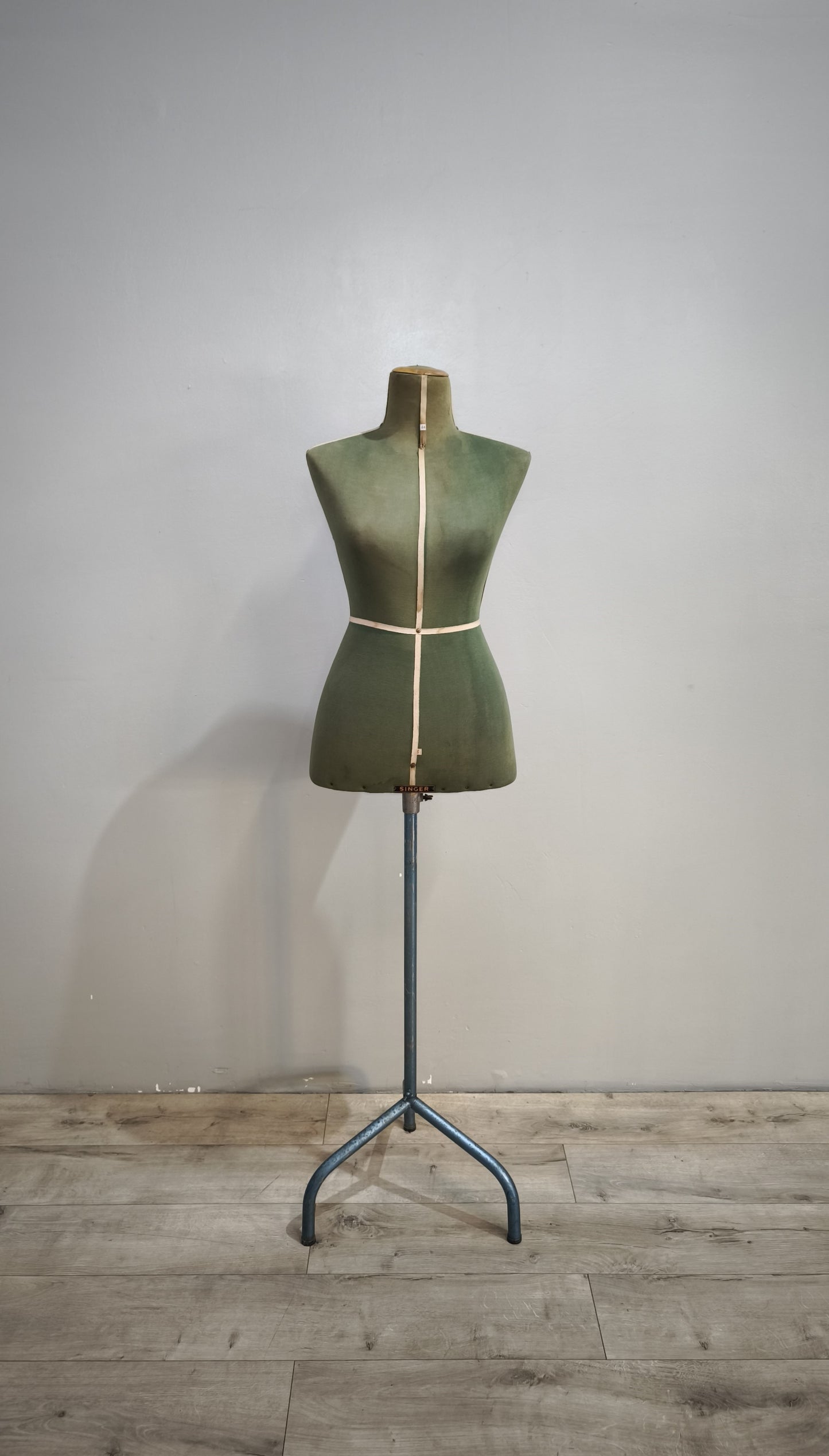 88422 Manichino Singer vintage TG 44