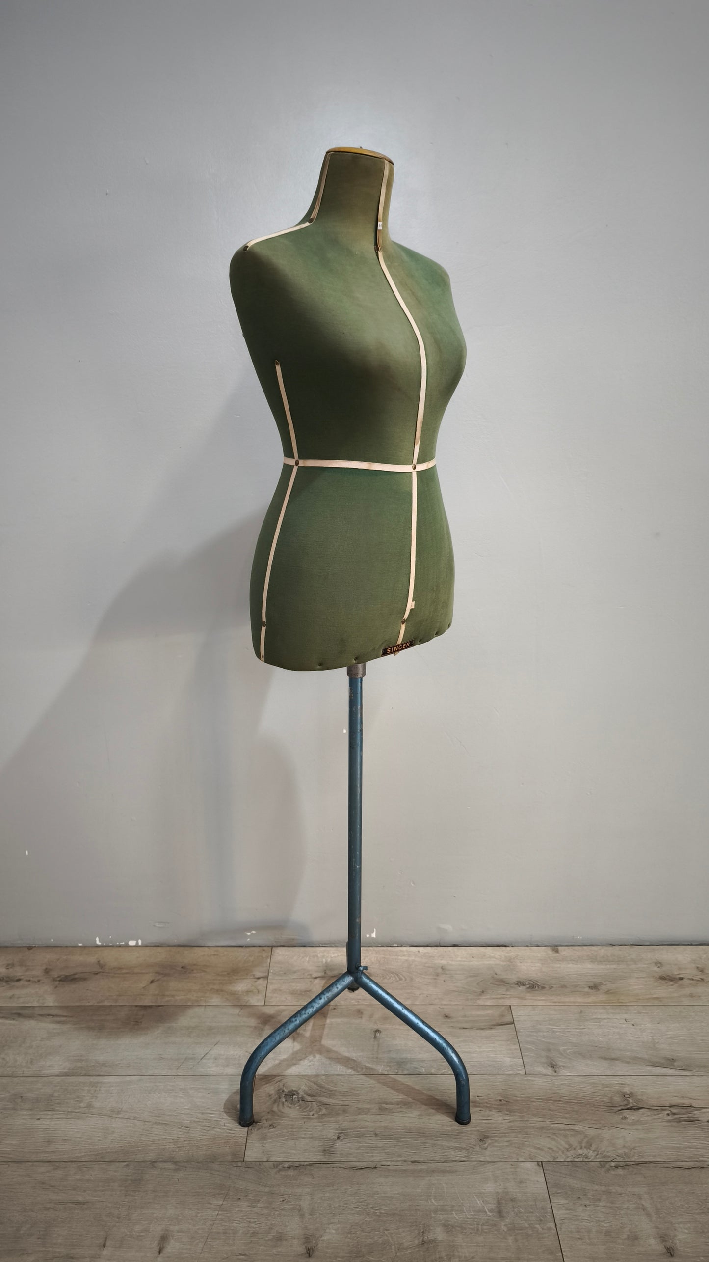 88422 Manichino Singer vintage TG 44