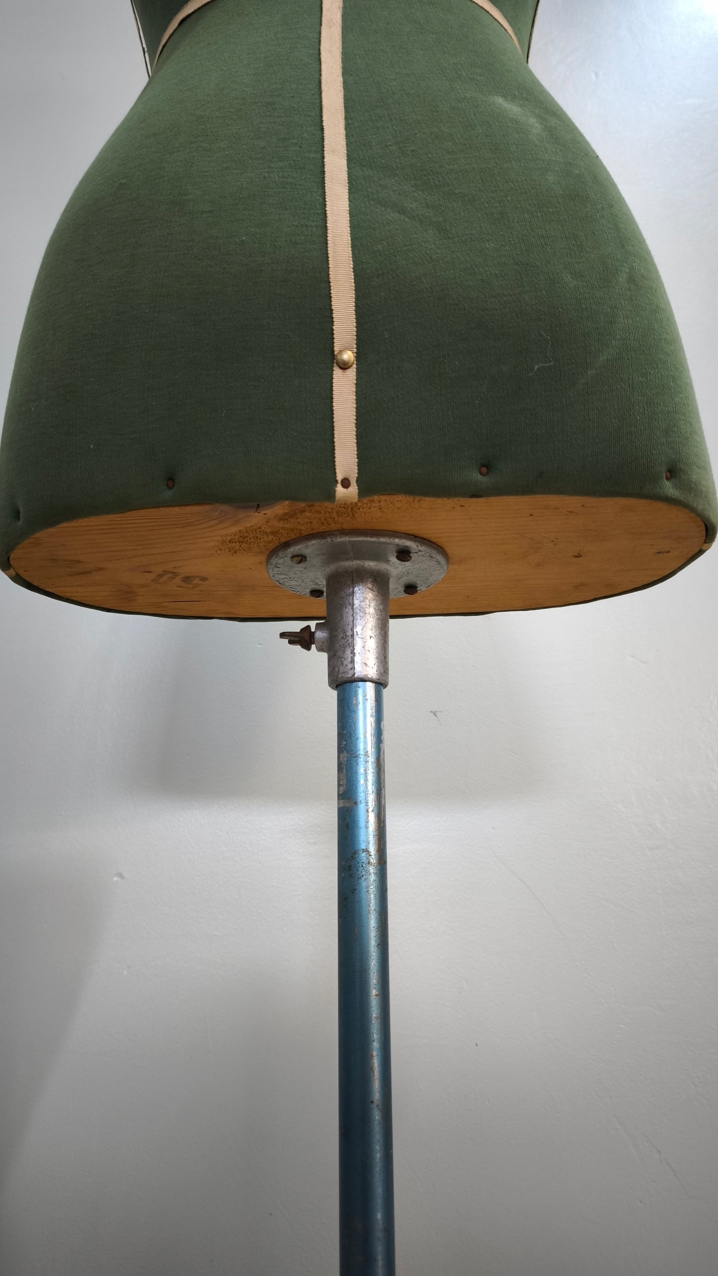 88422 Manichino Singer vintage TG 44