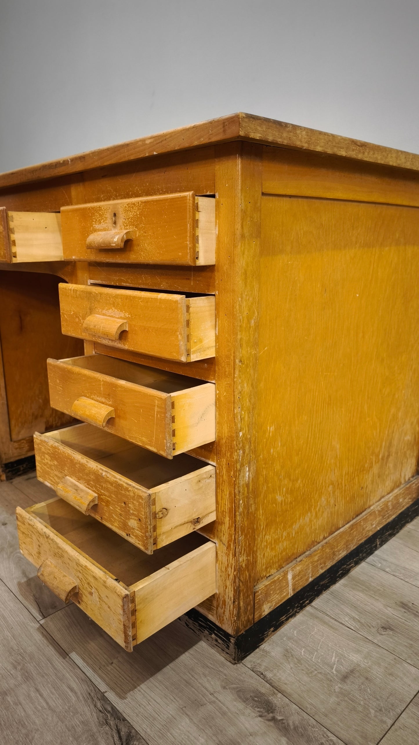 88401 Scrivania vintage in legno di faggio