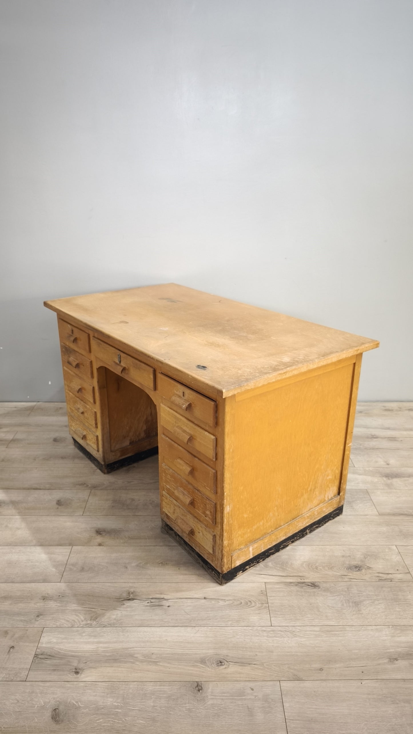 88401 Scrivania vintage in legno di faggio