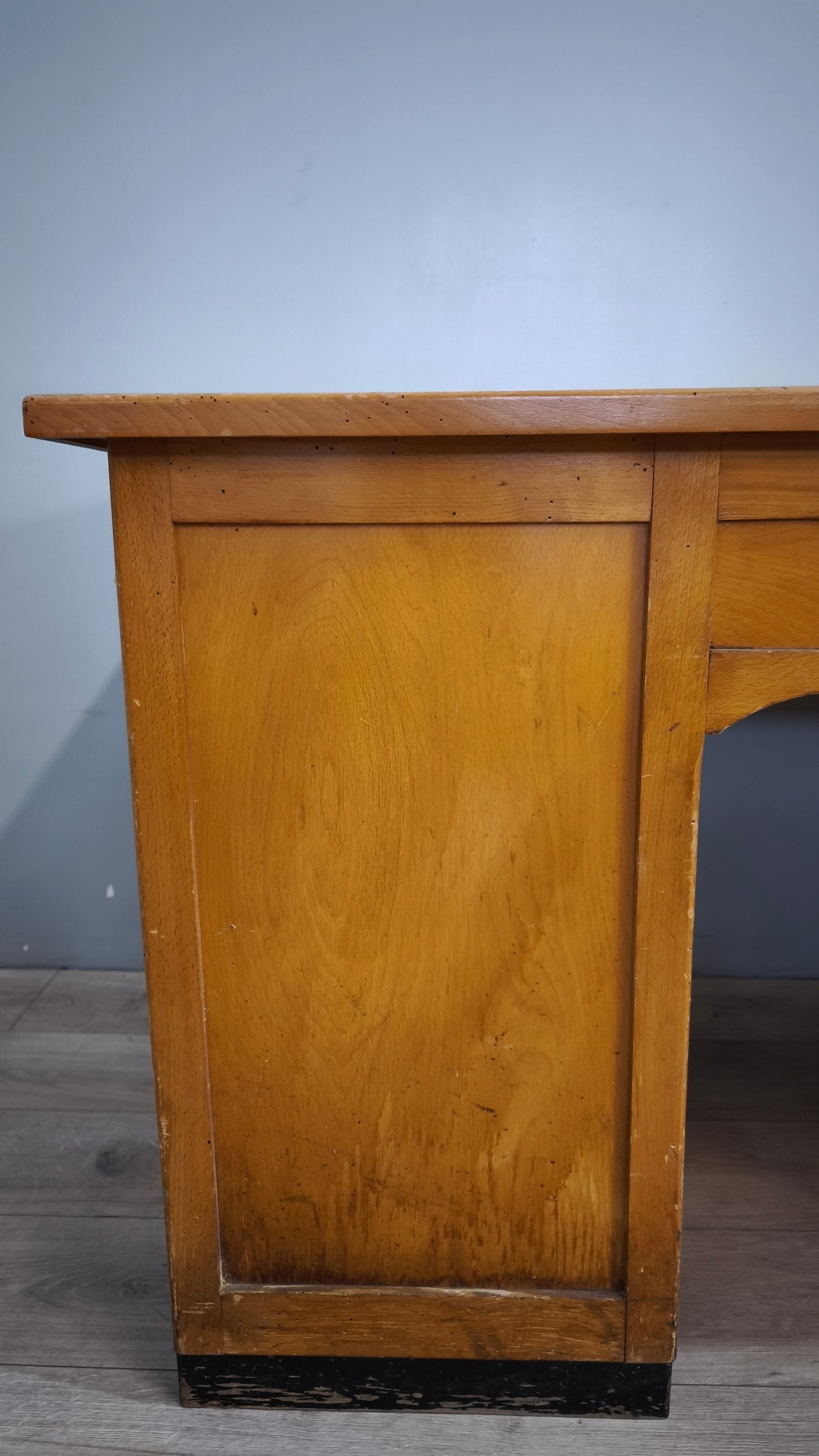 88401 Scrivania vintage in legno di faggio