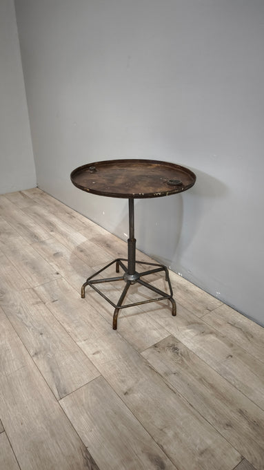 88414 Tavolino artigianale in ferro con piano rotondo