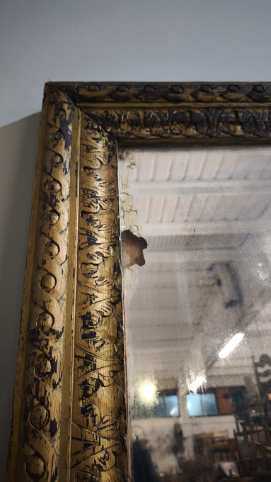 88490 Grande specchio con cornice dorata lavorata