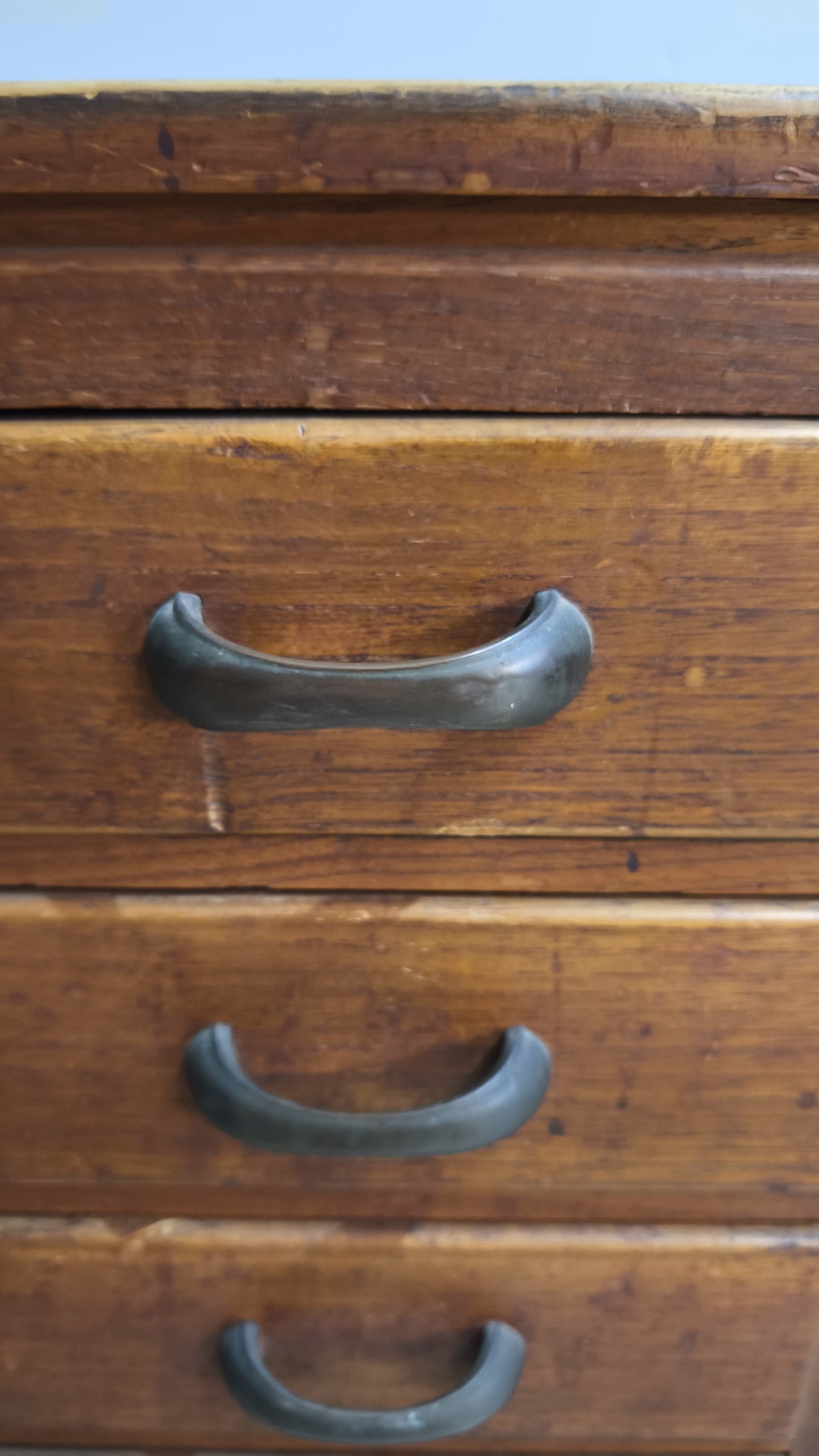 88484 Scrivania in legno con cassetti laterali