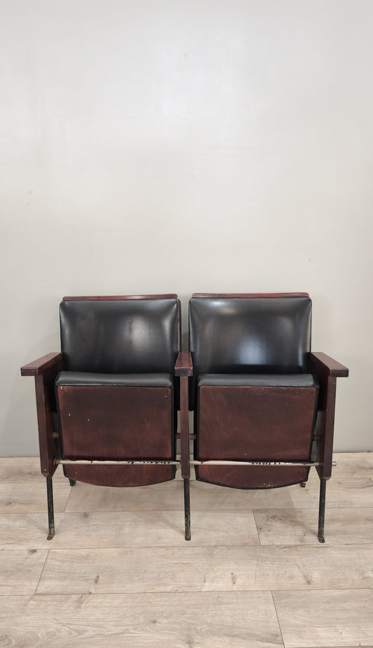88511 Coppia di sedie da cinema in pelle nera