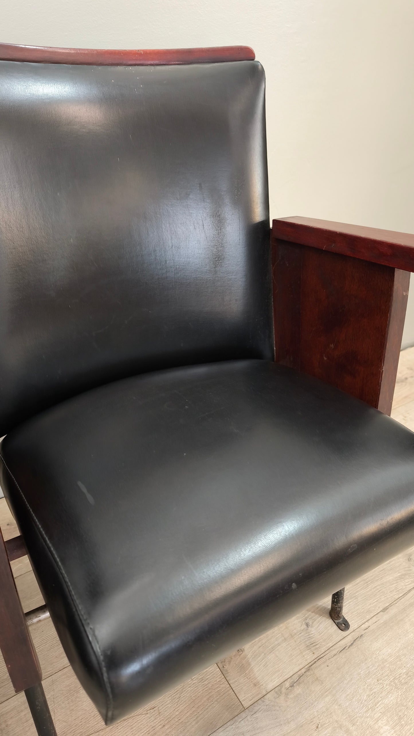 88511 Coppia di sedie da cinema in pelle nera