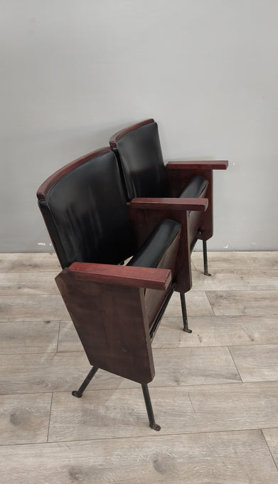 88511 Coppia di sedie da cinema in pelle nera