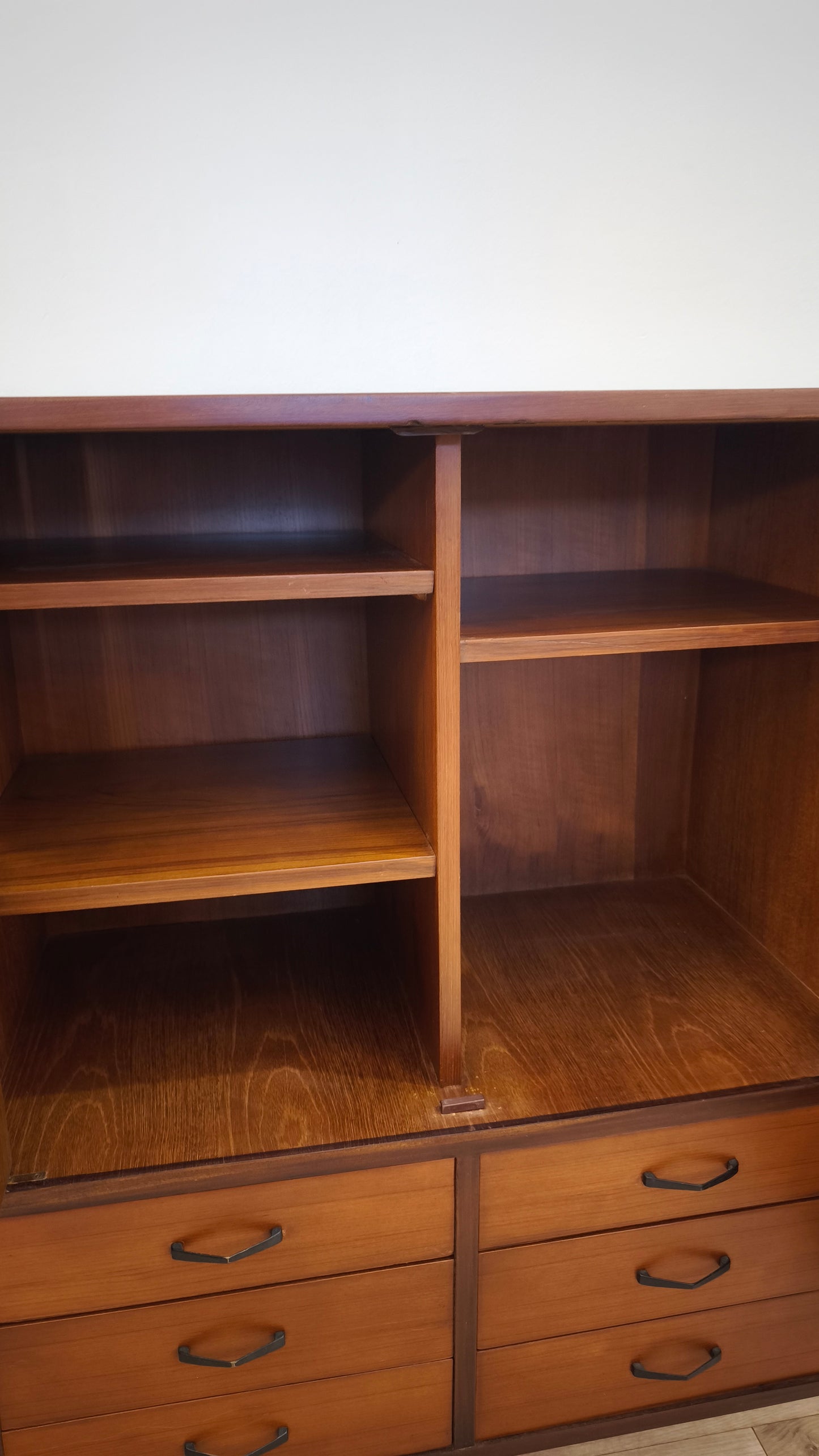 88542 Credenza highboard originale degli anni Sessanta