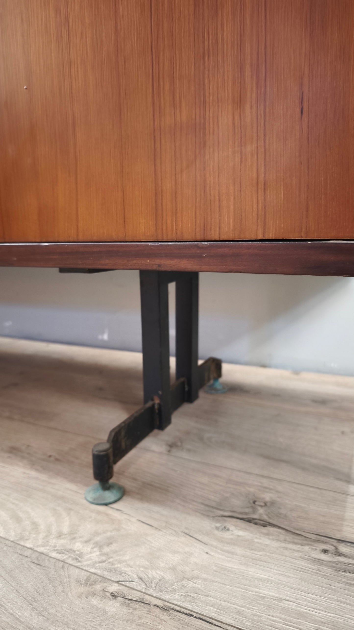 88542 Credenza highboard originale degli anni Sessanta