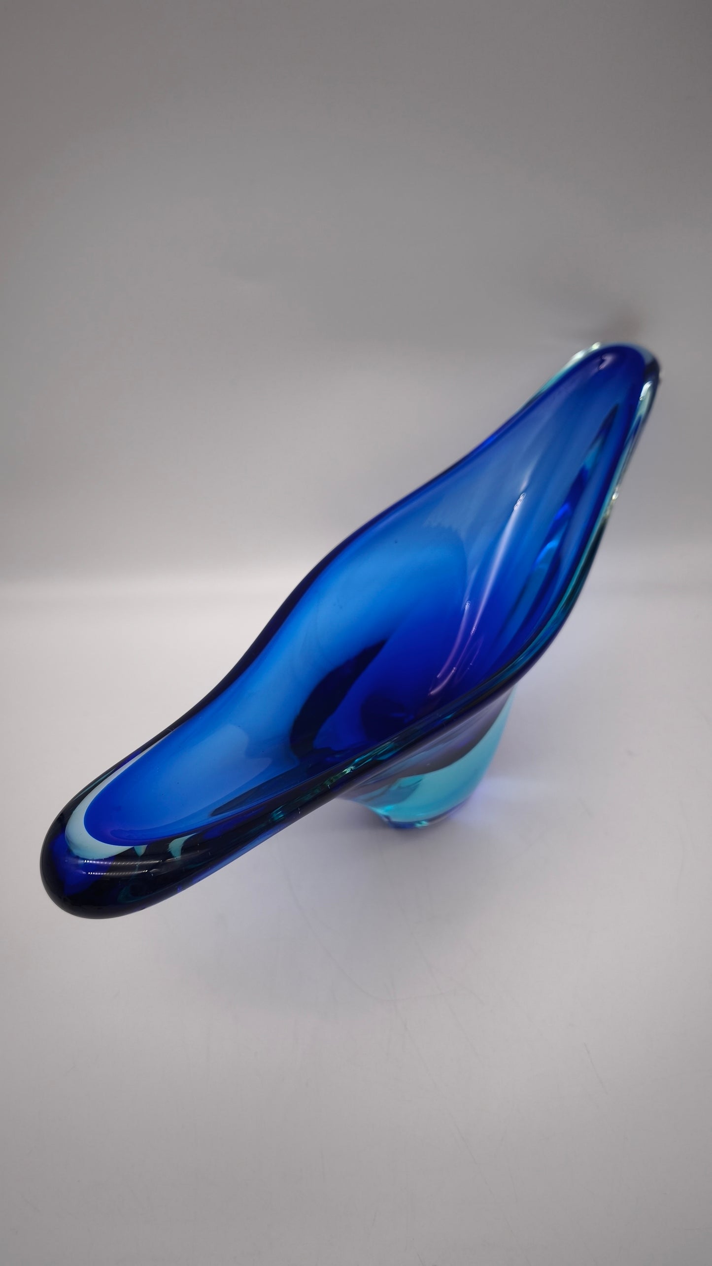 88550 Centrotavola in vetro blu