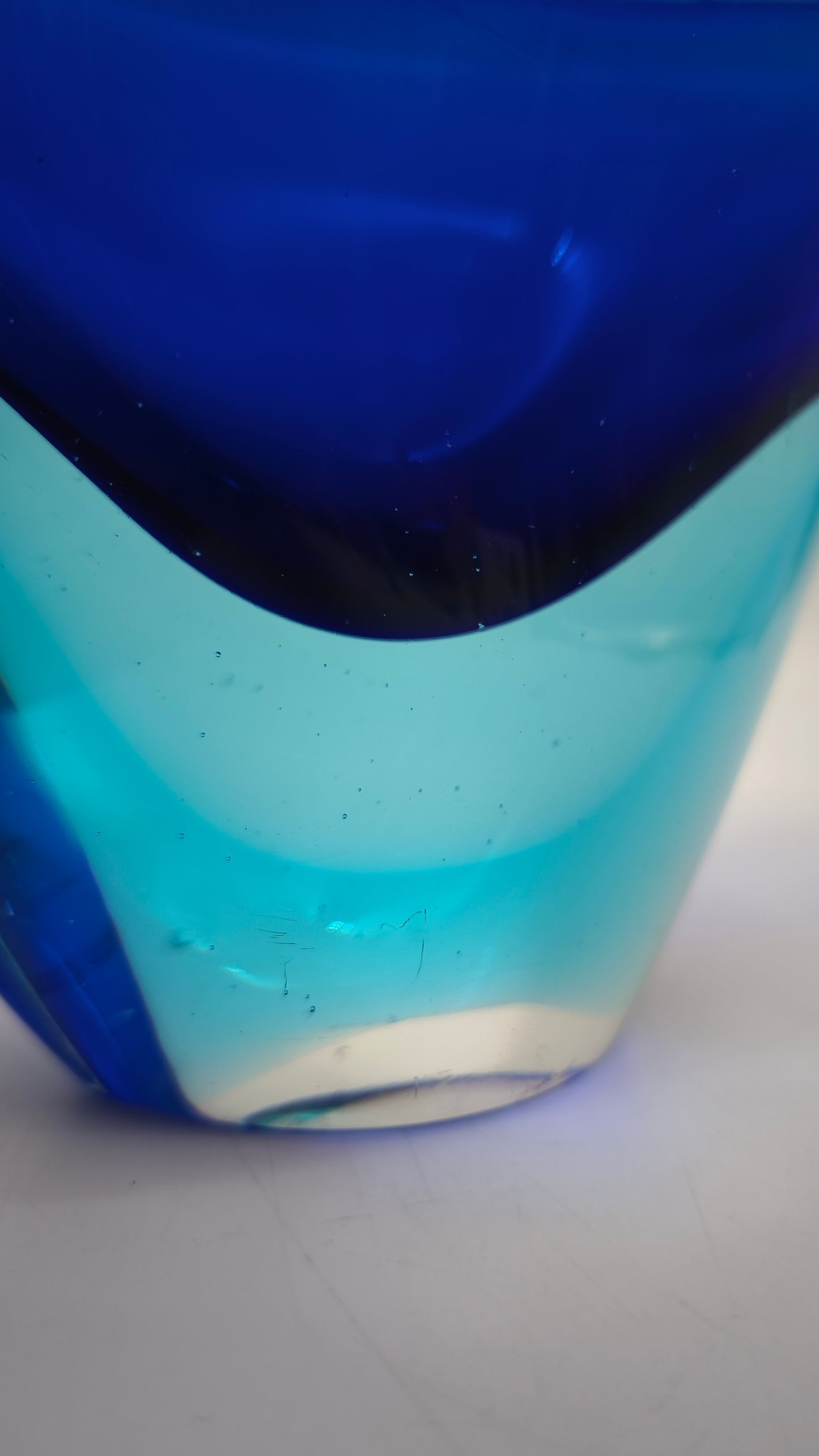 88550 Centrotavola in vetro blu