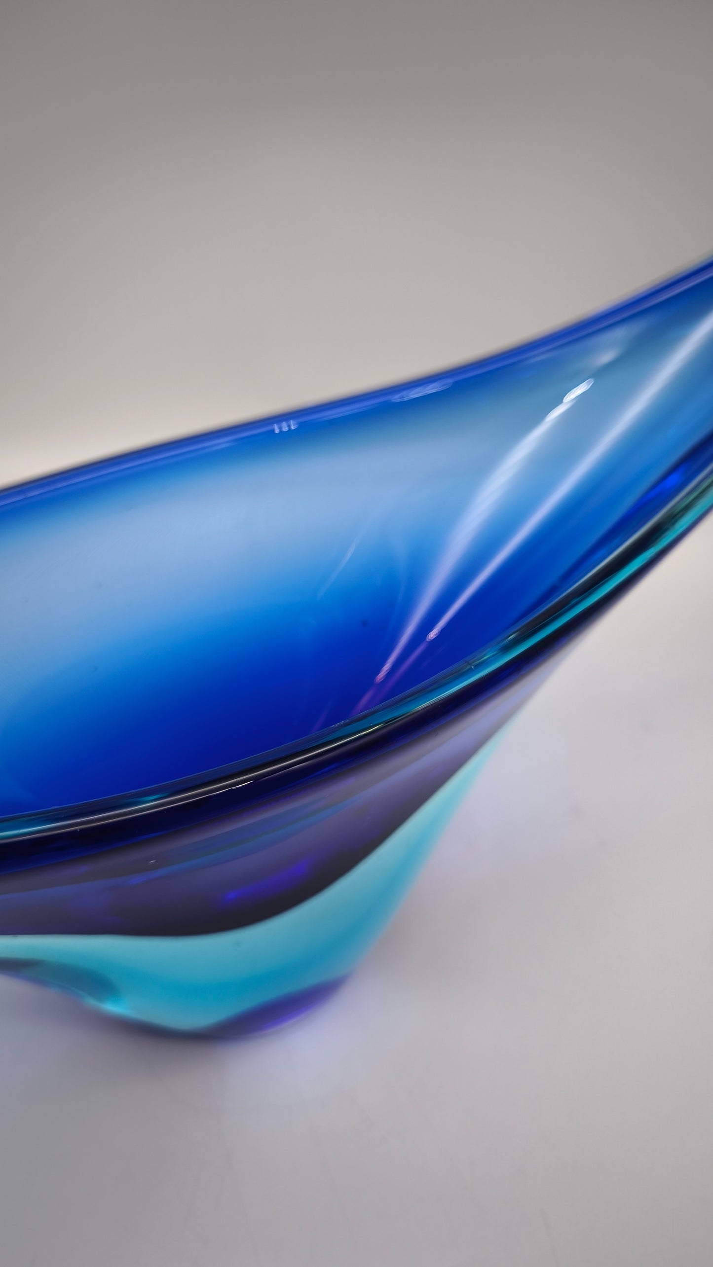 88550 Centrotavola in vetro blu