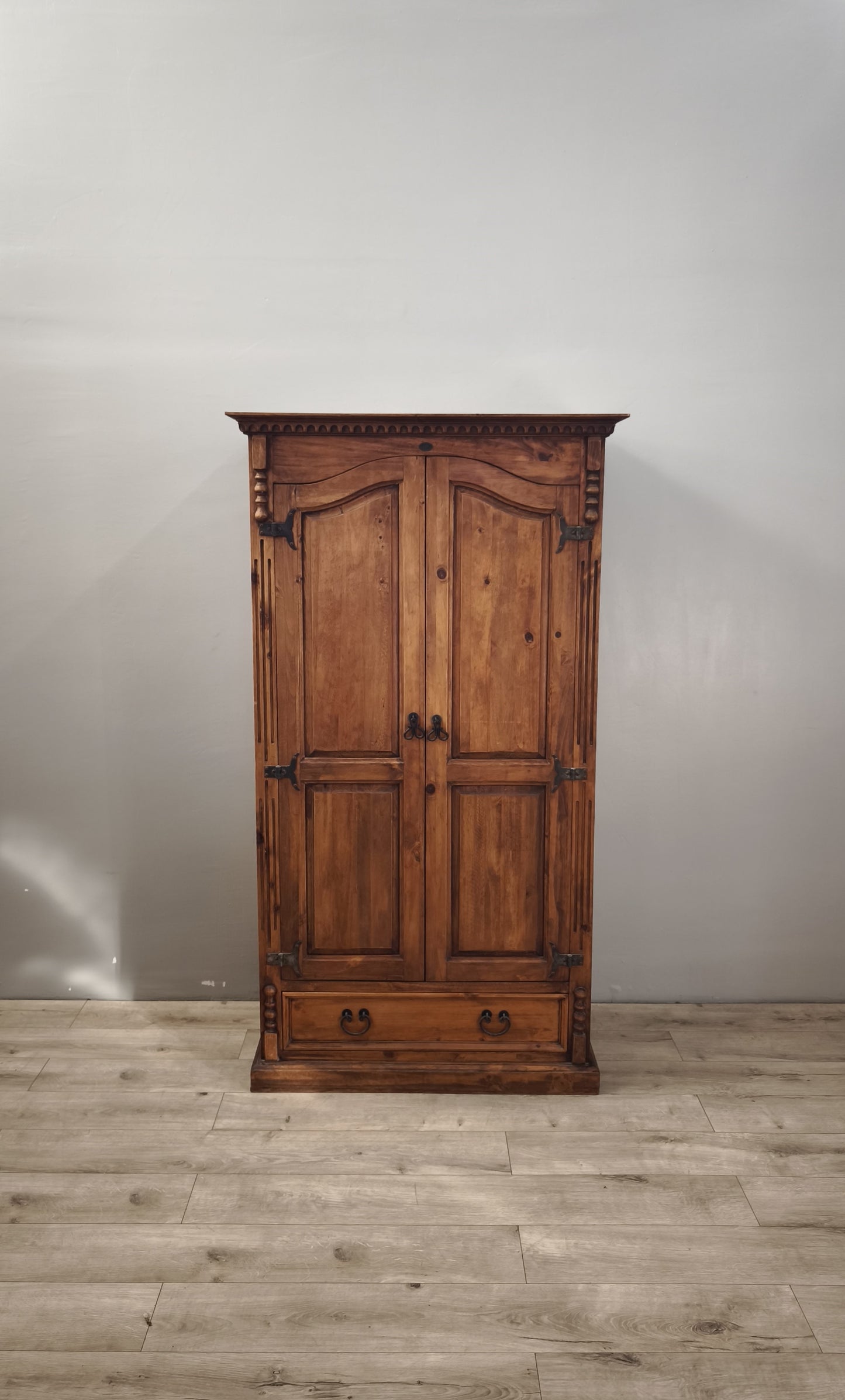 88586 Armadio in legno due ante