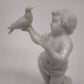88208 Statuina putto con colomba in porcellana Ginori per Capodimonte