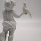 88208 Statuina putto con colomba in porcellana Ginori per Capodimonte