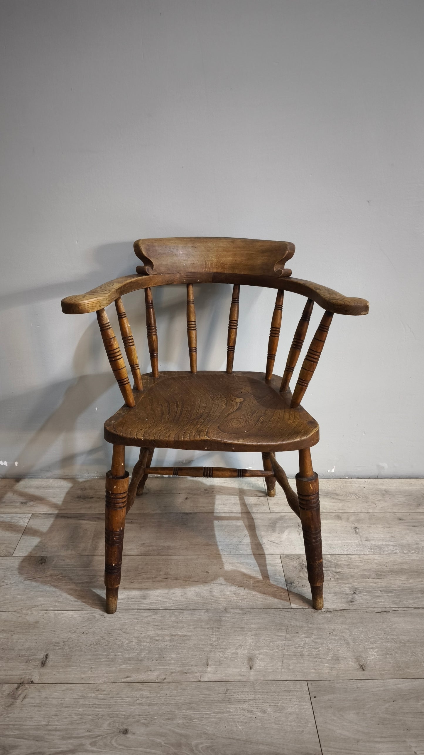 88676 Vecchia poltroncina in legno Glenister maker wycombe