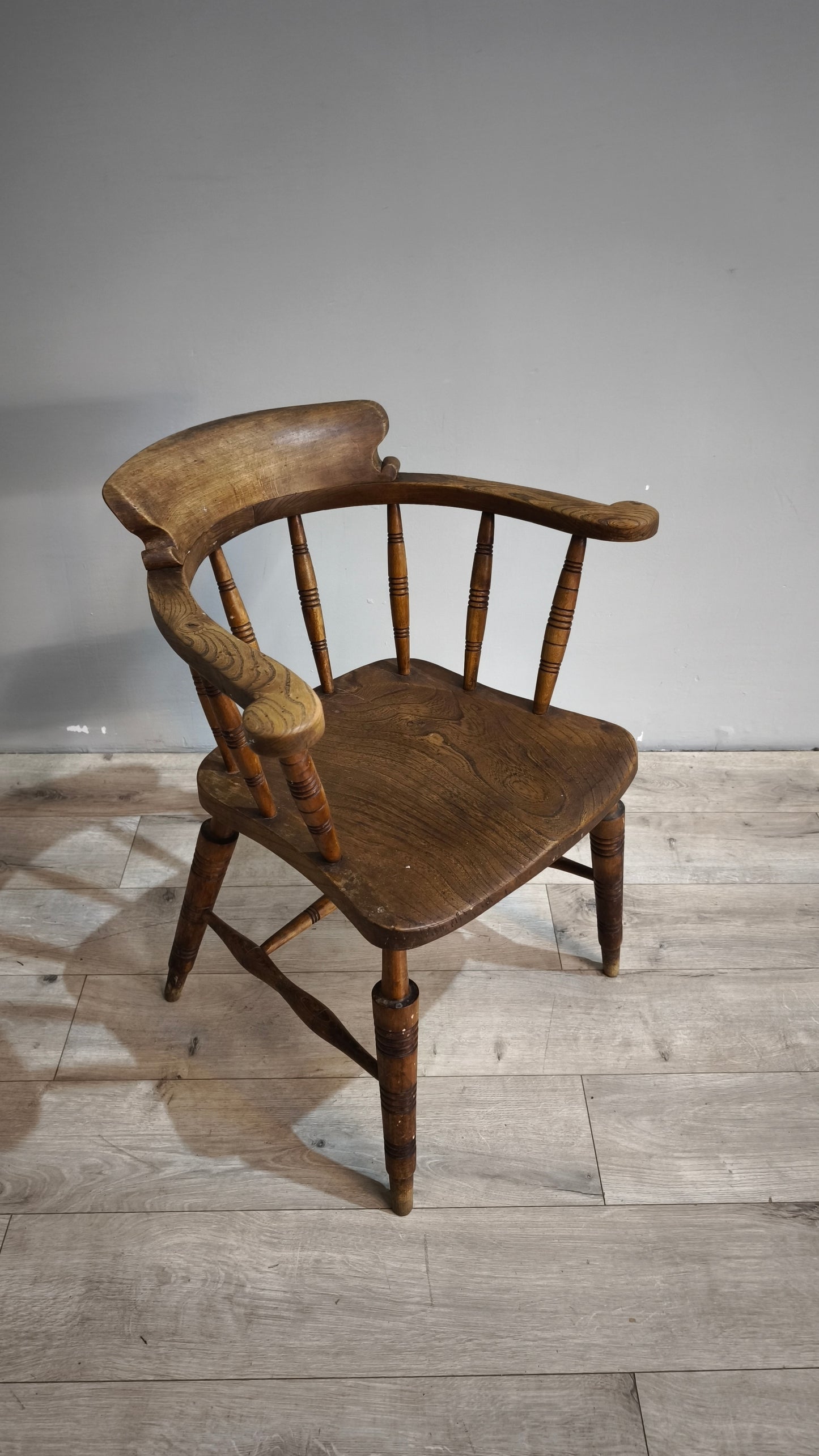 88676 Vecchia poltroncina in legno Glenister maker wycombe