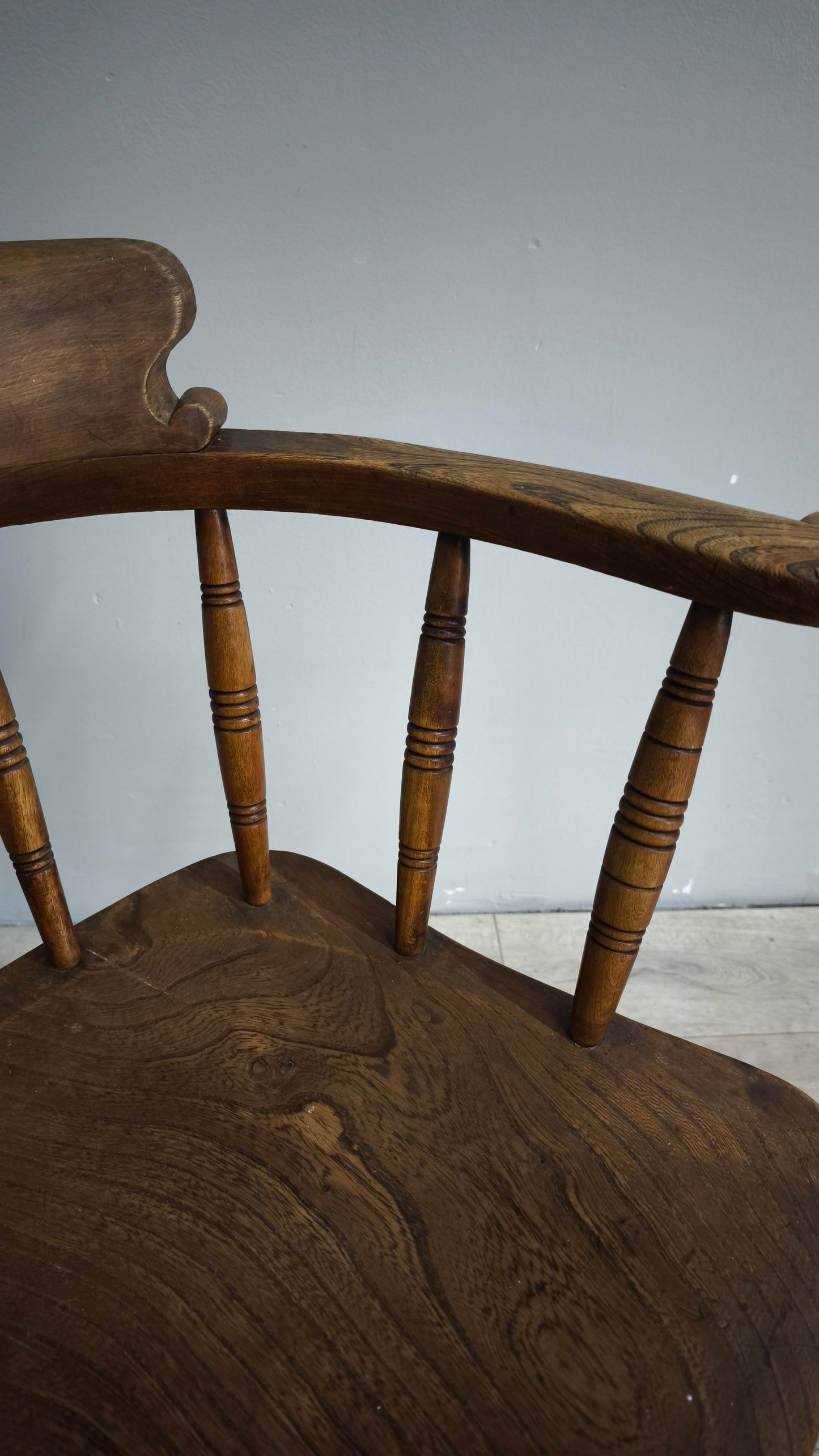 88676 Vecchia poltroncina in legno Glenister maker wycombe