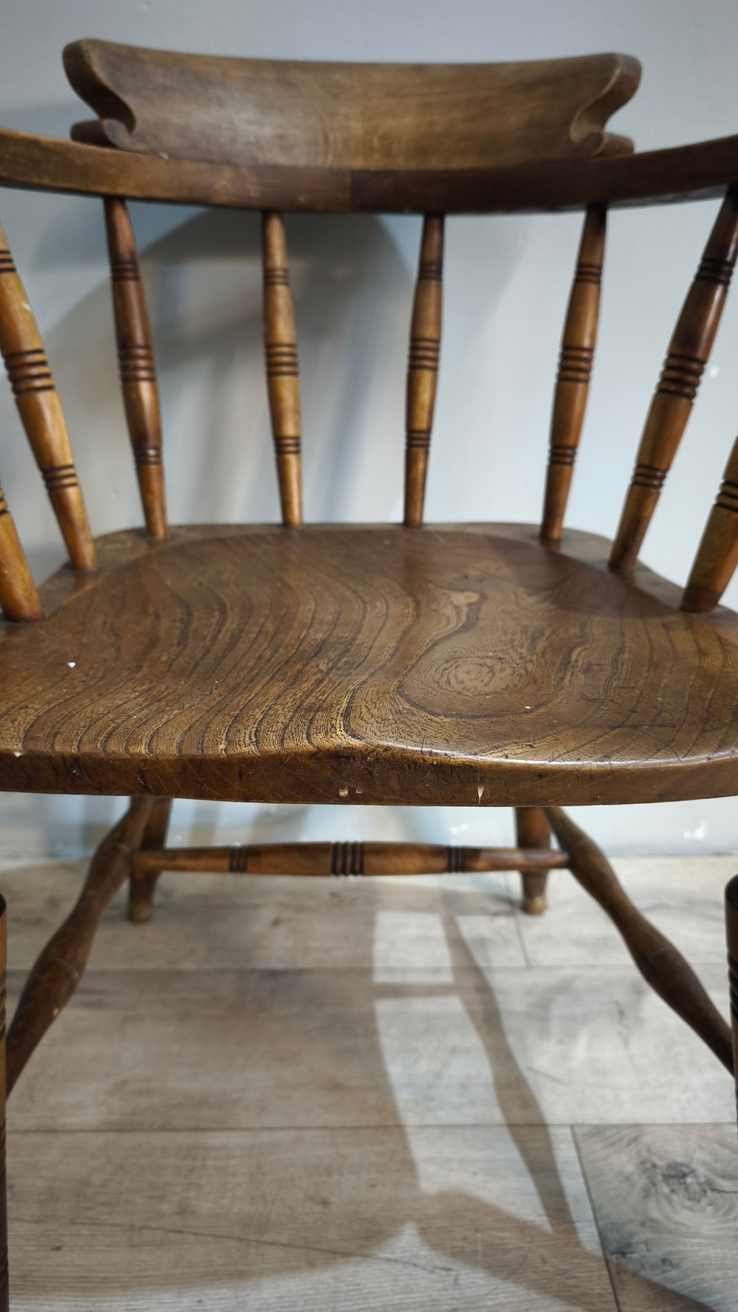 88676 Vecchia poltroncina in legno Glenister maker wycombe