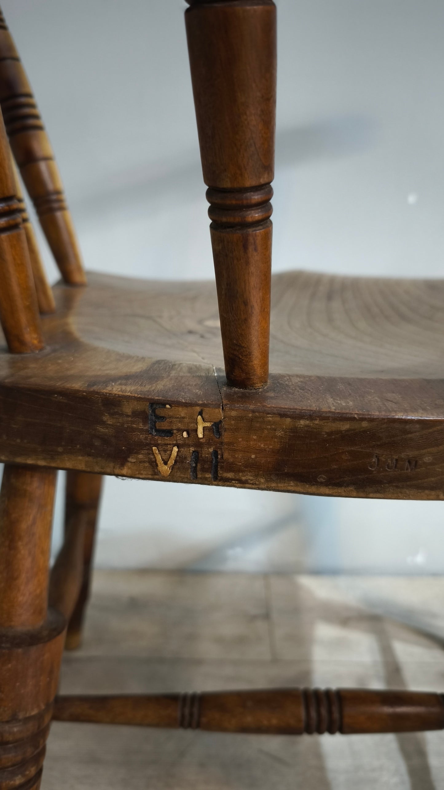 88676 Vecchia poltroncina in legno Glenister maker wycombe