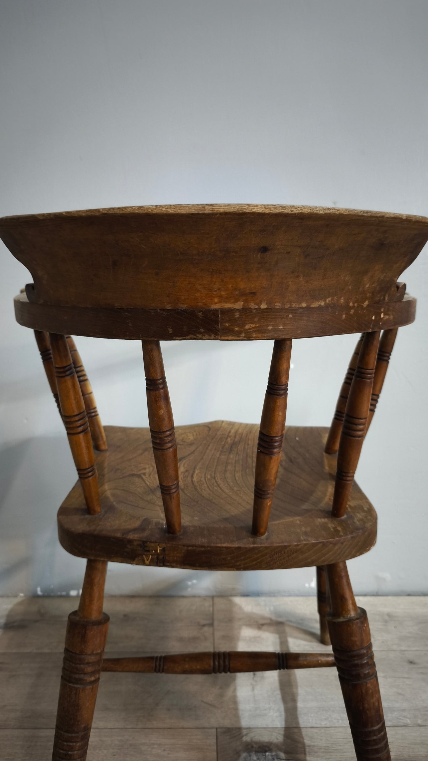 88676 Vecchia poltroncina in legno Glenister maker wycombe