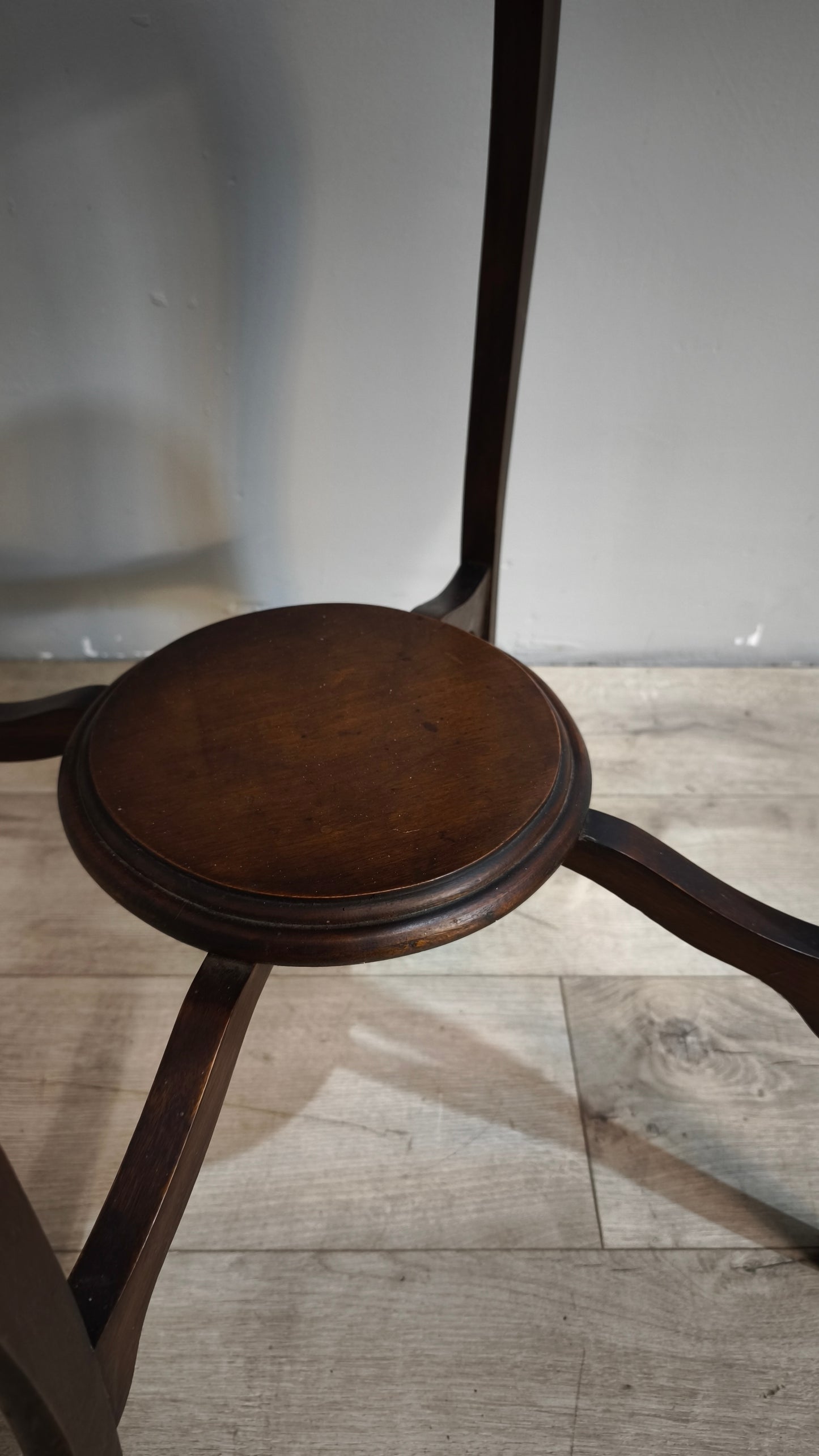 88680 Tavolino rotondo in legno