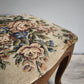 88679 Panchetto in legno con tappezzeria a fiori