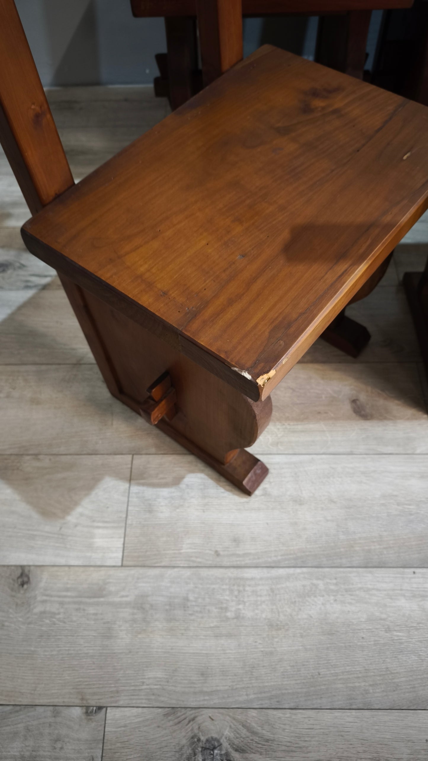 88683 Set n 8 sedie in legno massello