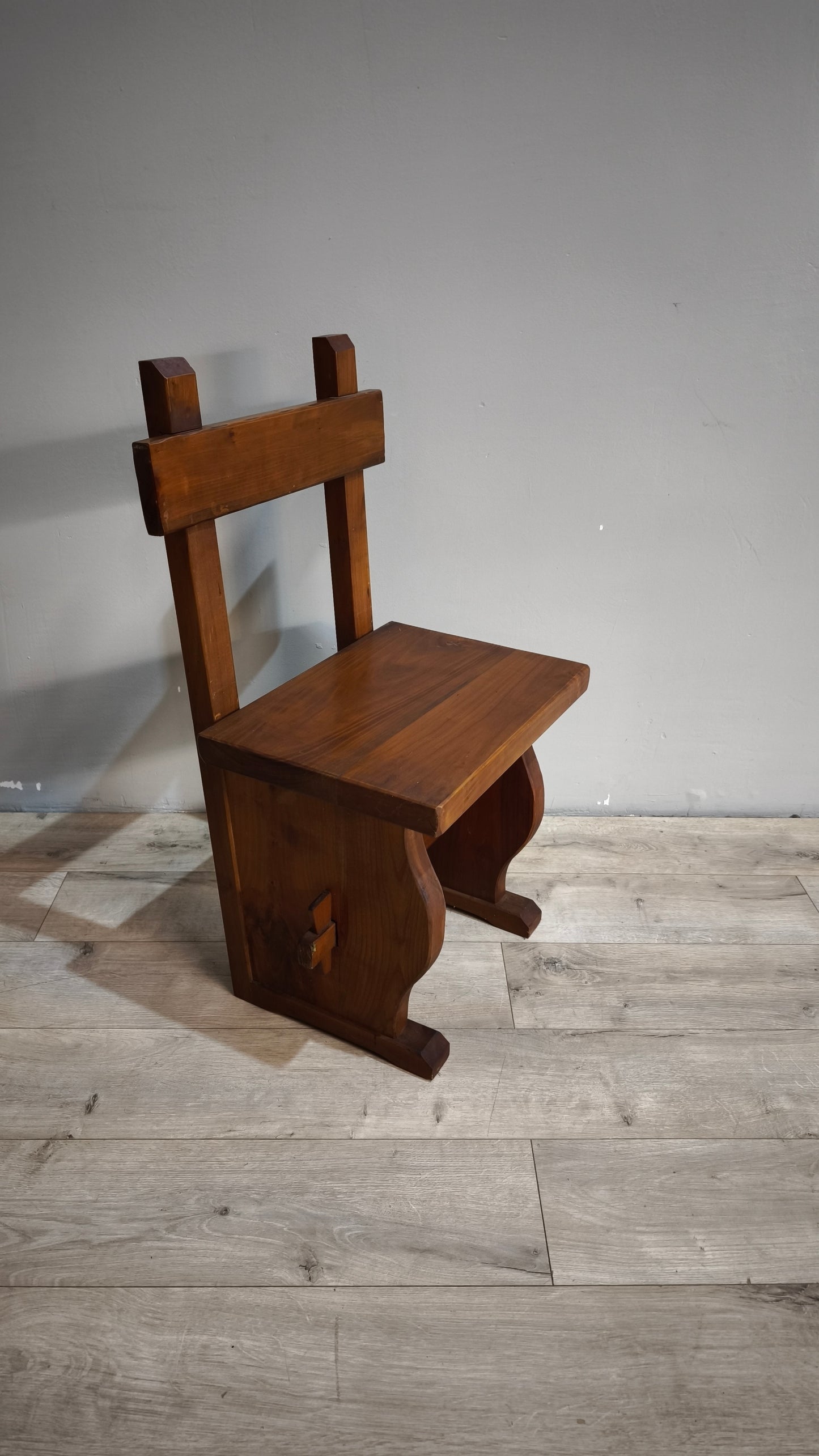 88683 Set n 8 sedie in legno massello