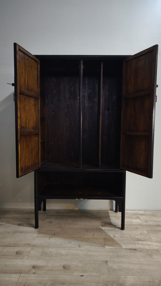 88709 Armadio in legno dipinto nero stile cinese