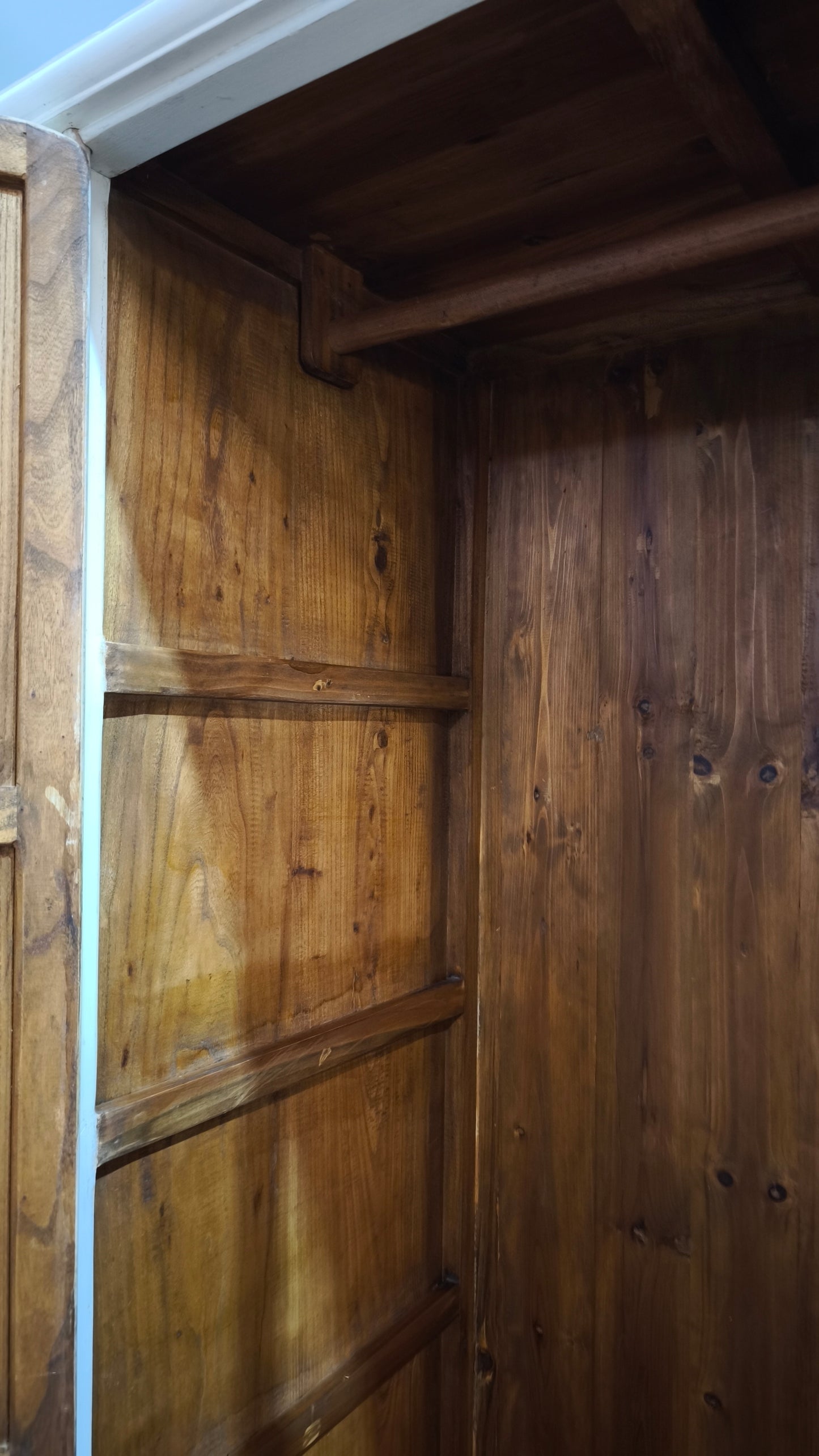 88708 Armadio in legno dipinto bianco stile cinese