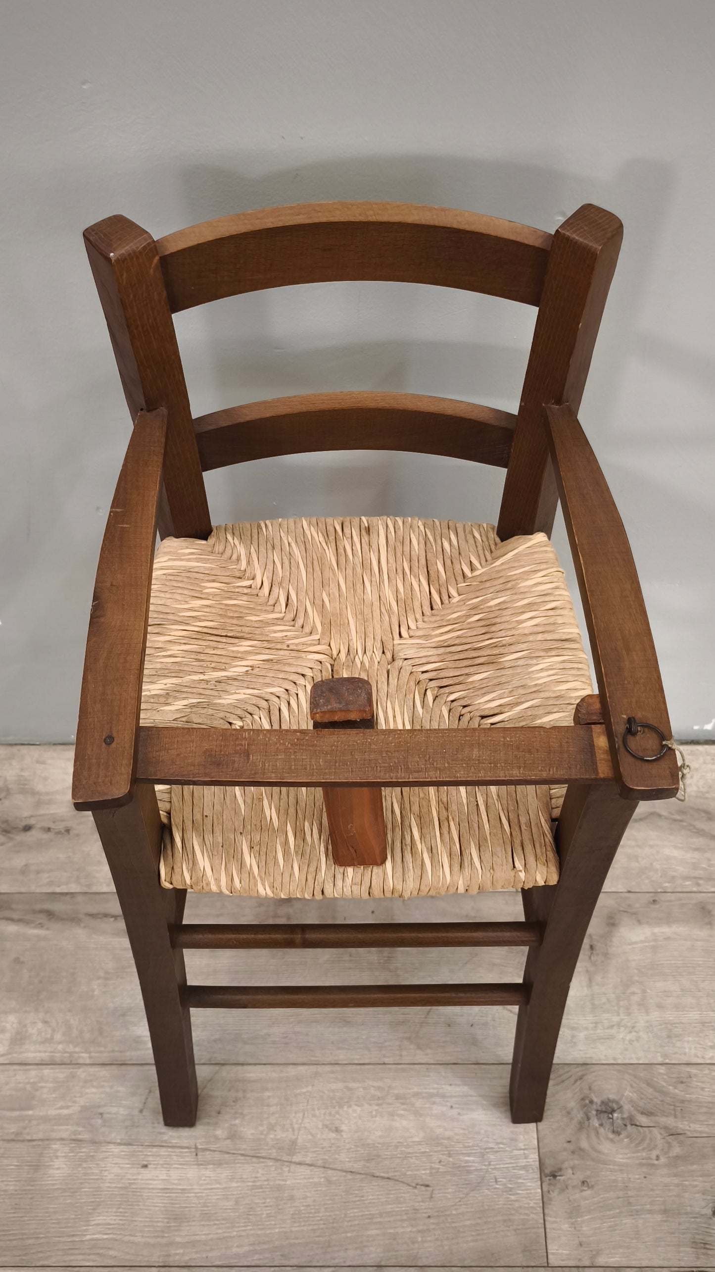 88729 Seggiolone in legno e paglia