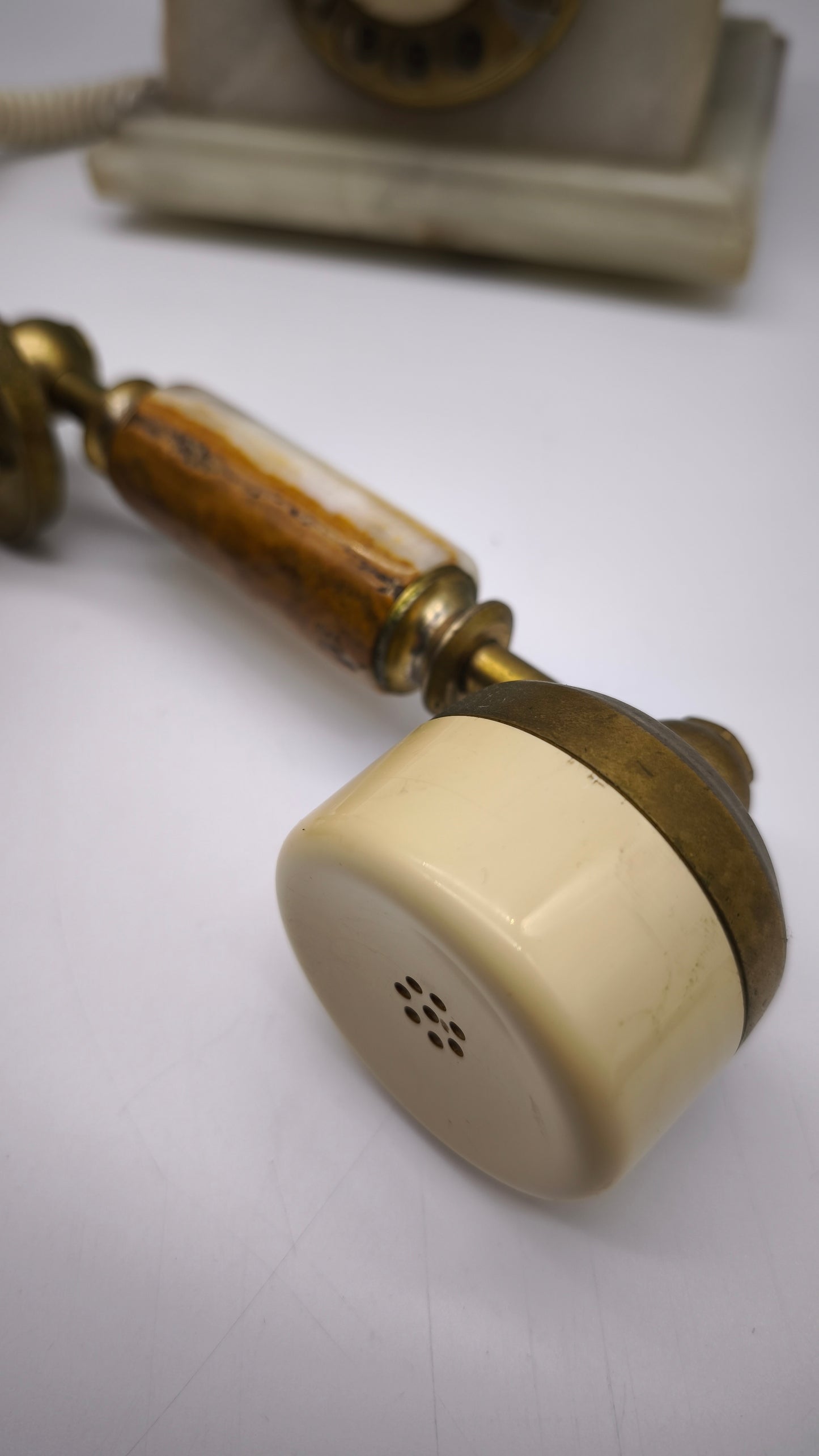 88697 Telefono in onice e alabastro