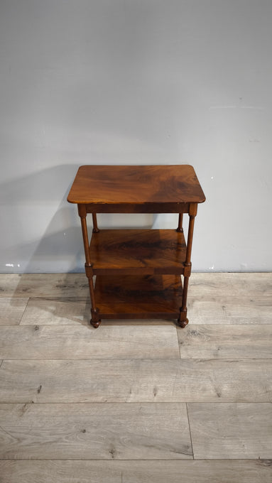 88783 Mobiletto in legno con tre ripiani e cassetto nascosto